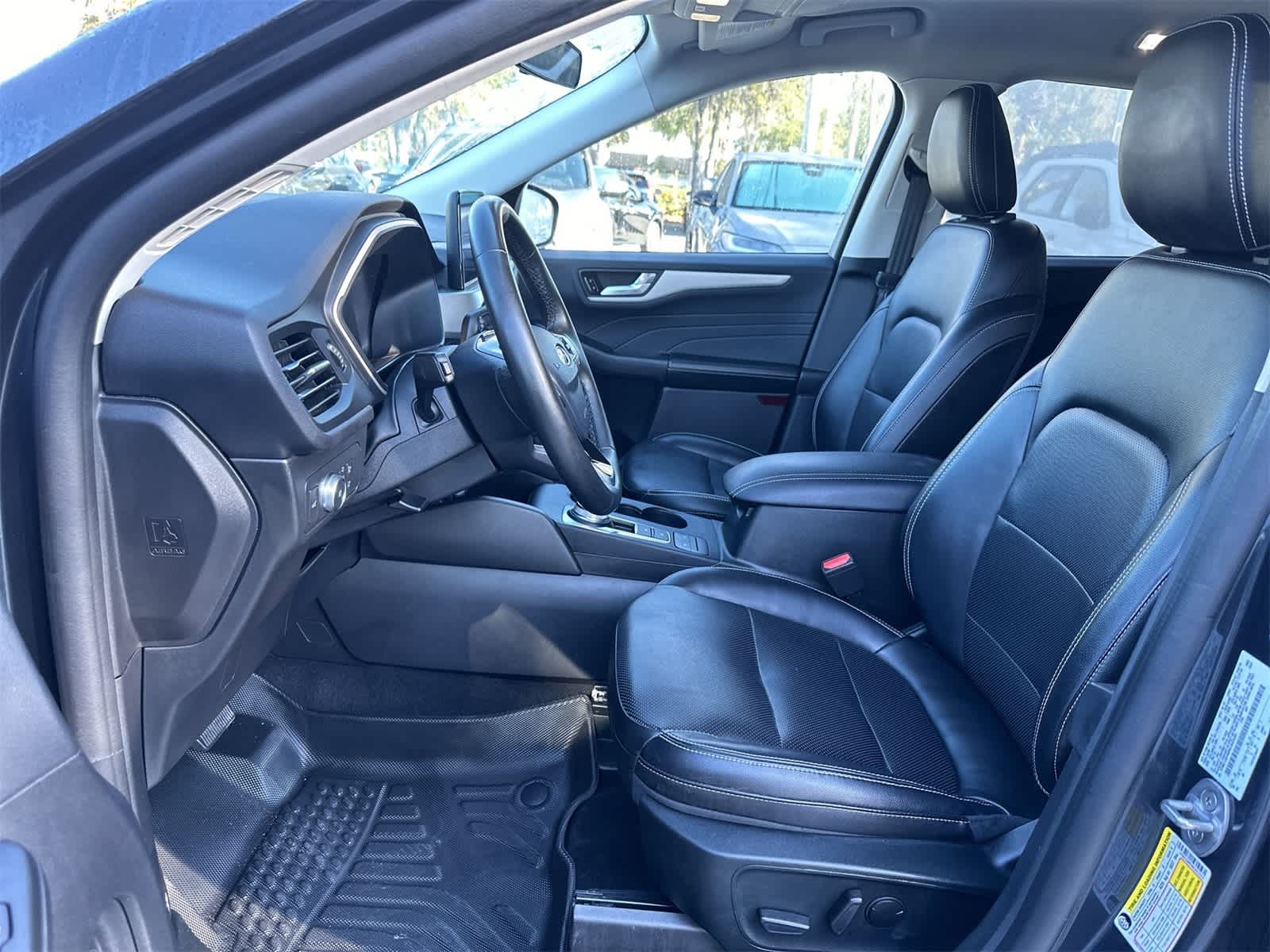 Thumbnail: 2022 Ford Escape - 13