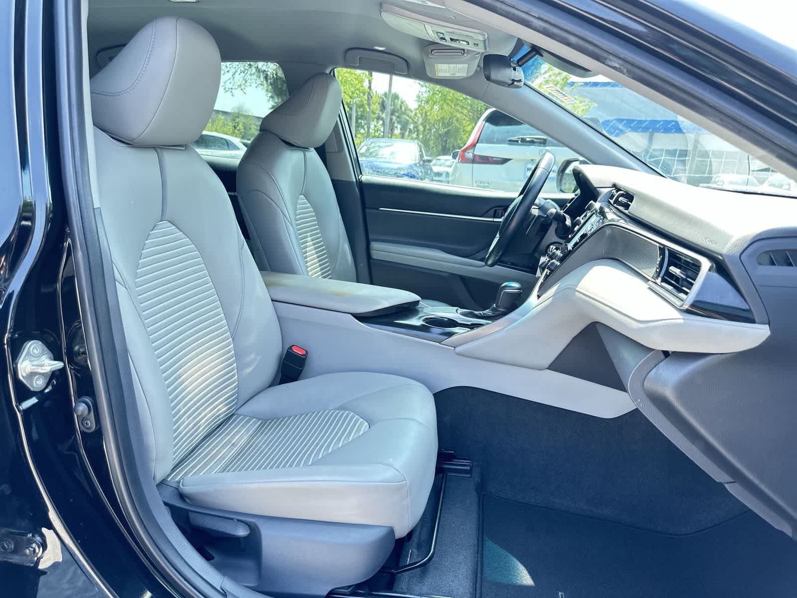 Thumbnail: 2019 Toyota Camry - 17