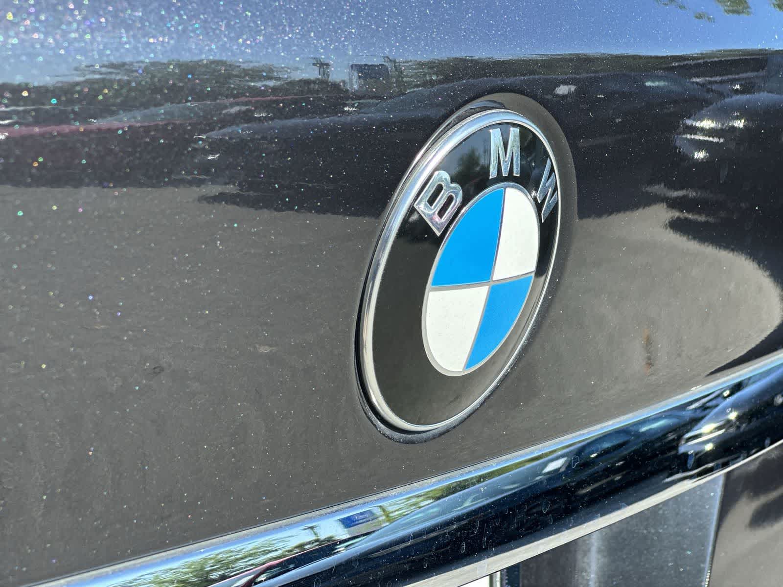 Thumbnail: 2011 BMW 7 Series - 10