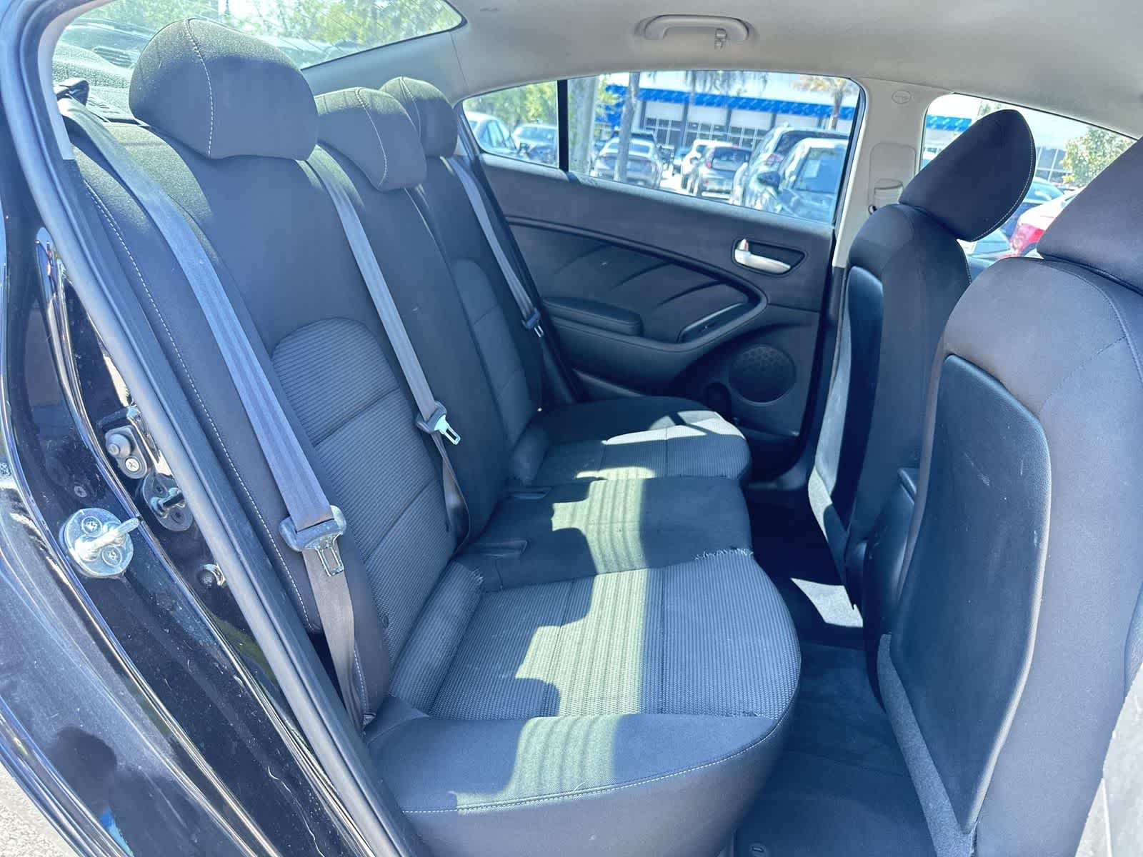 Thumbnail: 2017 Kia Forte - 15