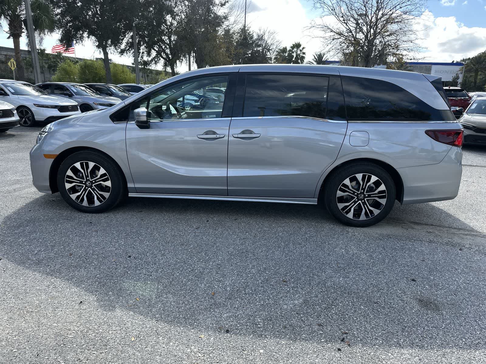 Thumbnail: 2026 Honda Odyssey - 3
