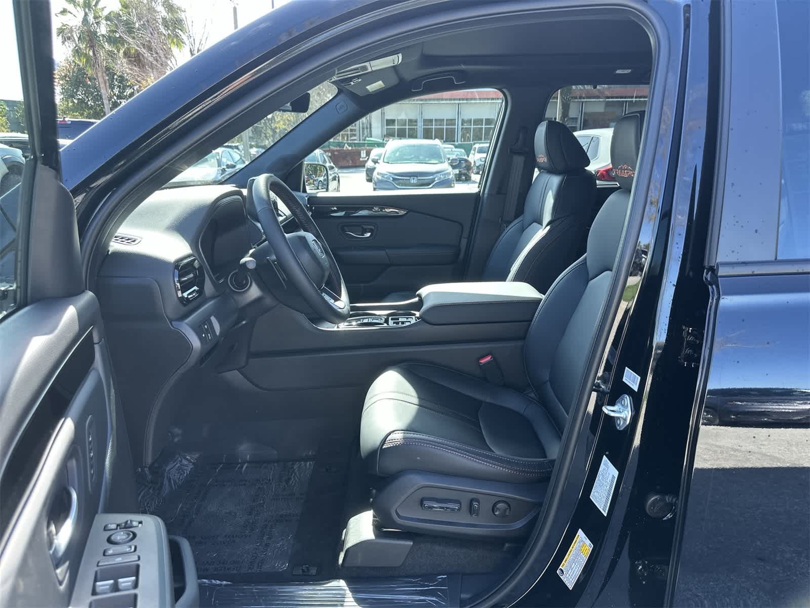 Thumbnail: 2025 Honda Pilot - 2