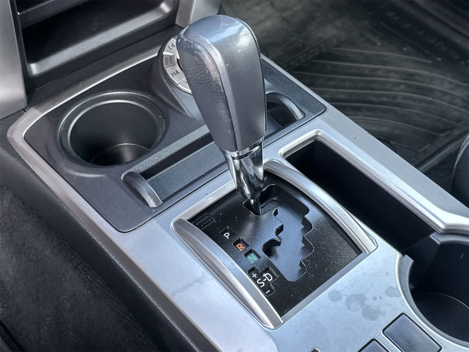 Thumbnail: 2015 Toyota 4Runner - 21