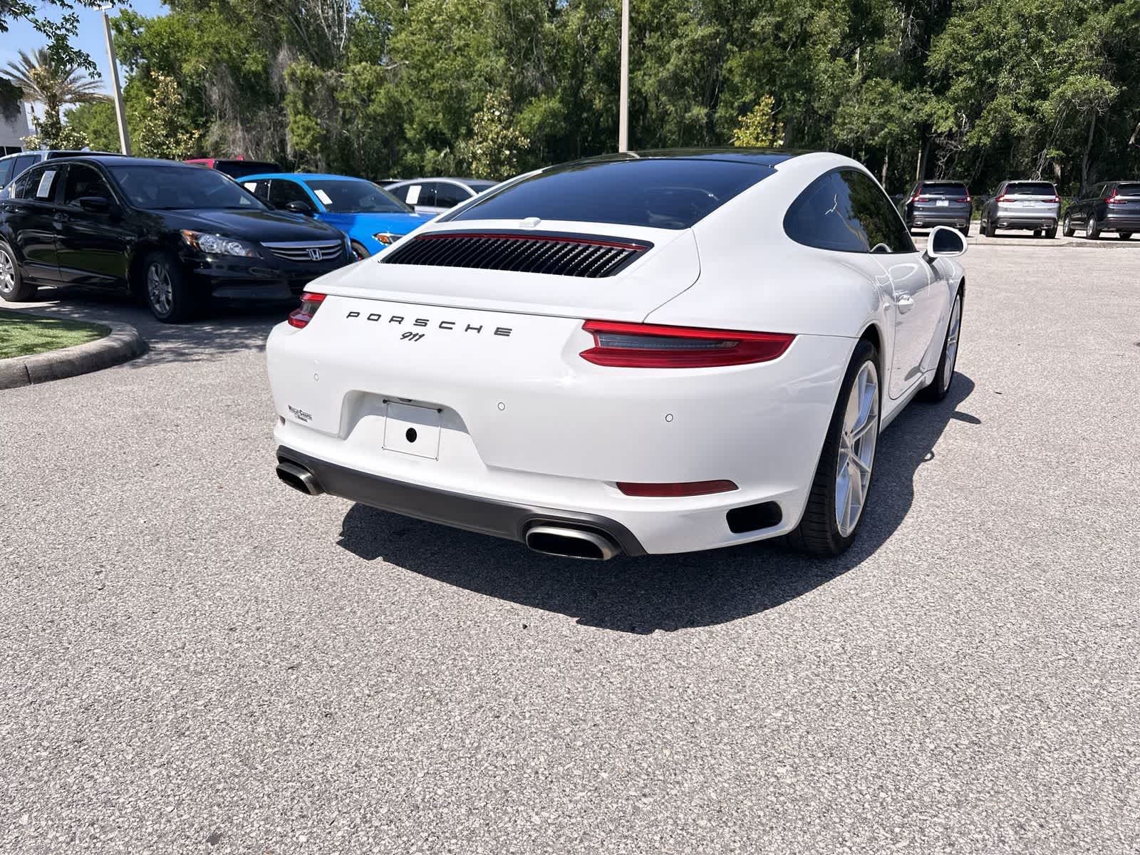 Thumbnail: 2017 Porsche 911 - 6