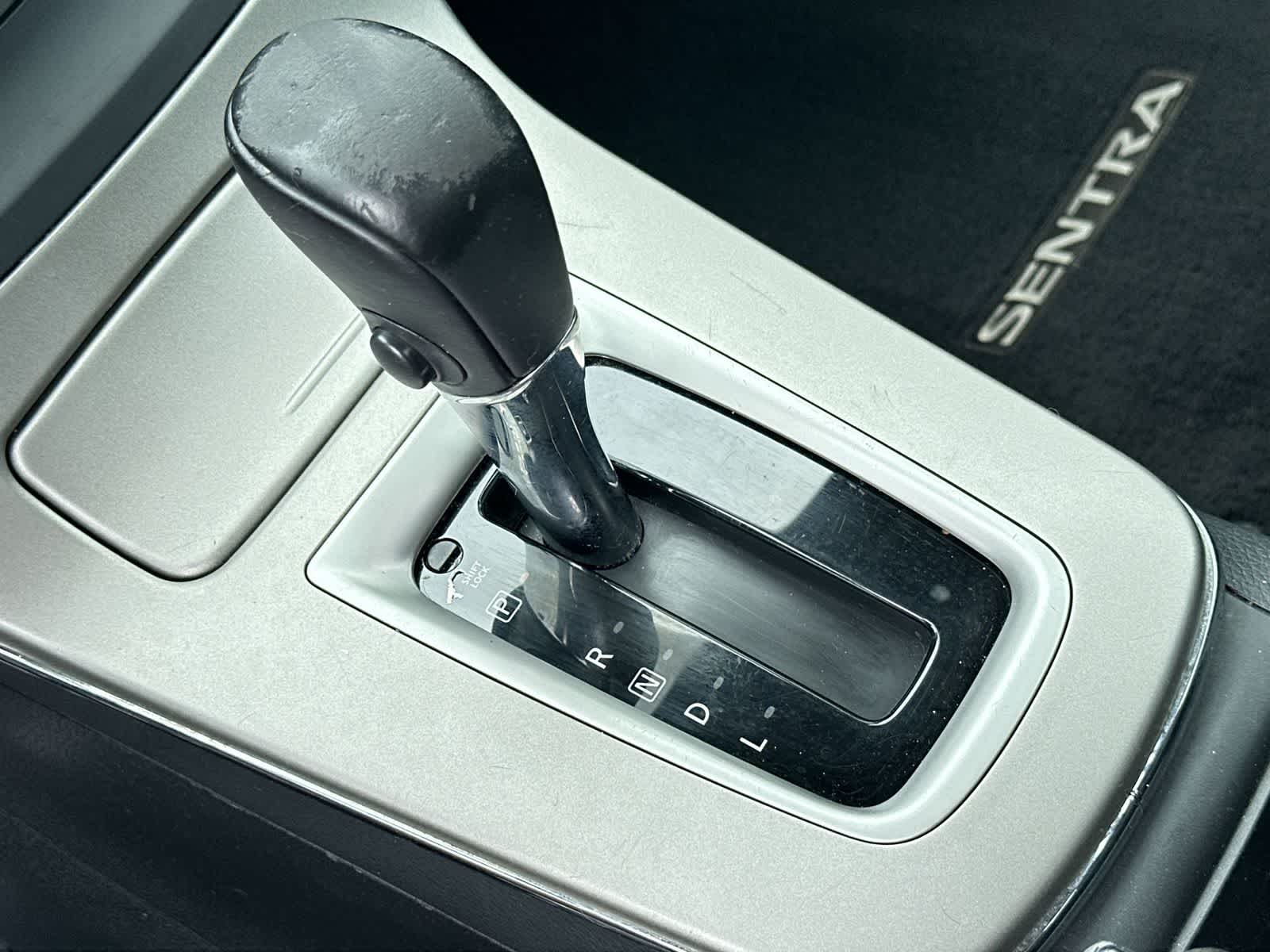 Thumbnail: 2015 Nissan Sentra - 21