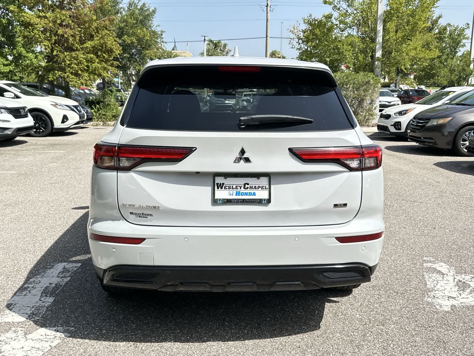 Thumbnail: 2023 Mitsubishi Outlander - 5