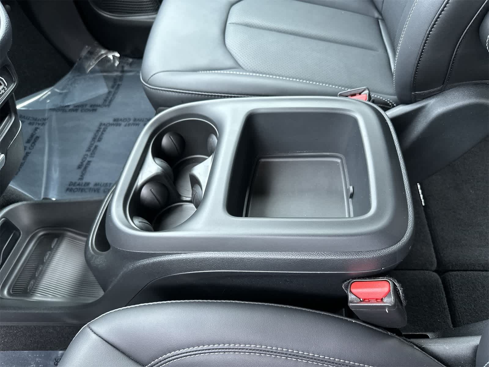 Thumbnail: 2025 Chrysler Voyager - 20