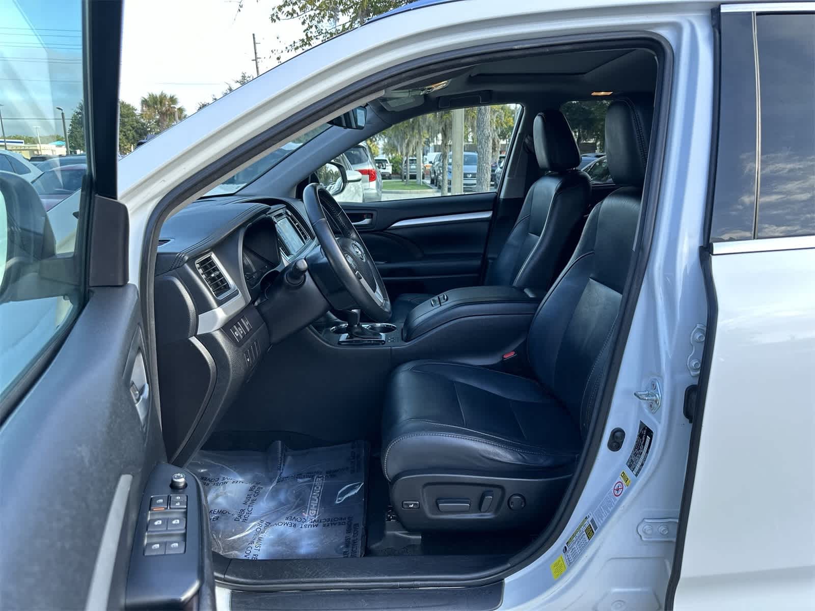 Thumbnail: 2017 Toyota Highlander - 2