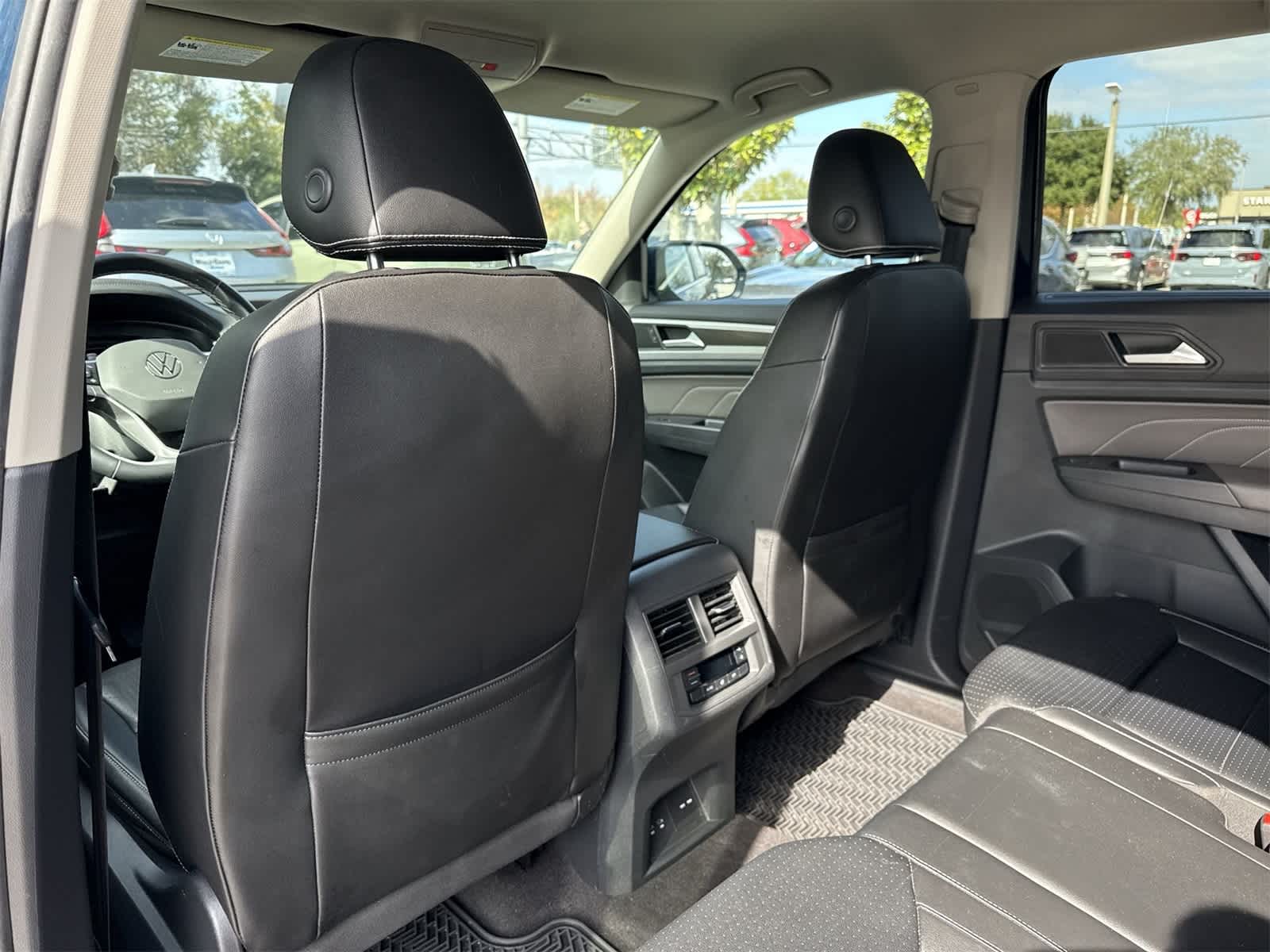 Thumbnail: 2021 Volkswagen Atlas - 14