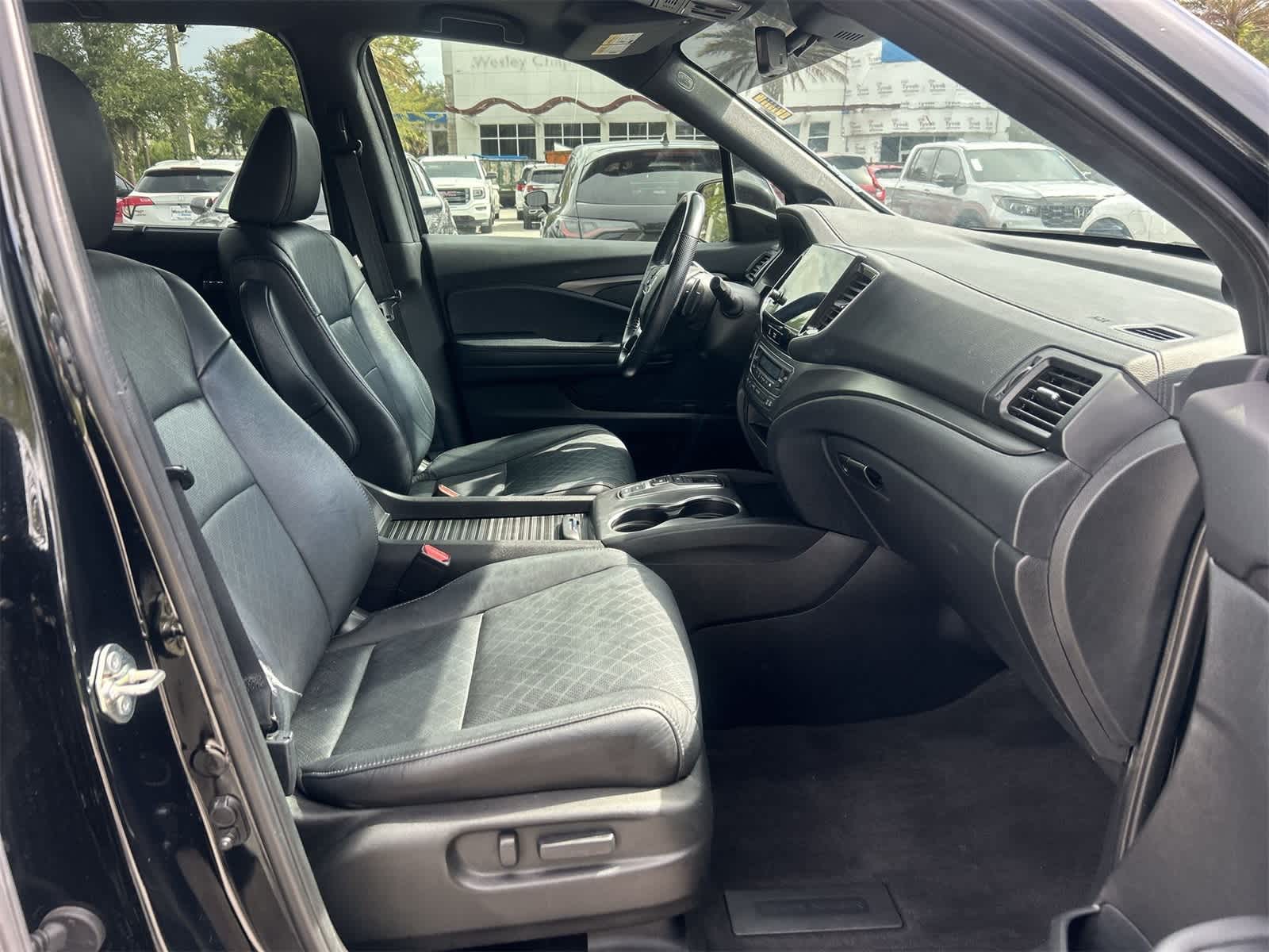 Thumbnail: 2019 Honda Passport - 17