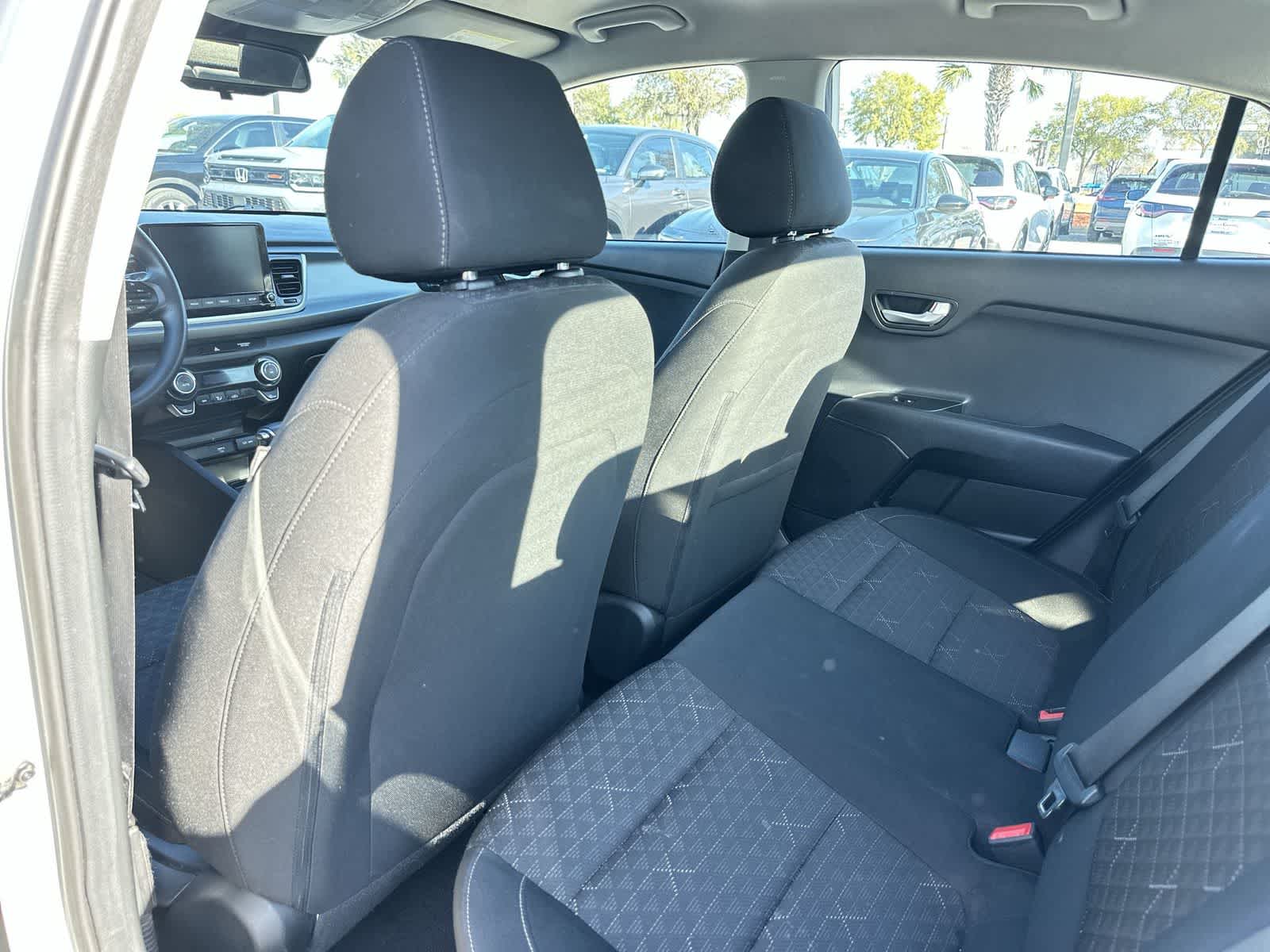 Thumbnail: 2021 Kia Rio - 12