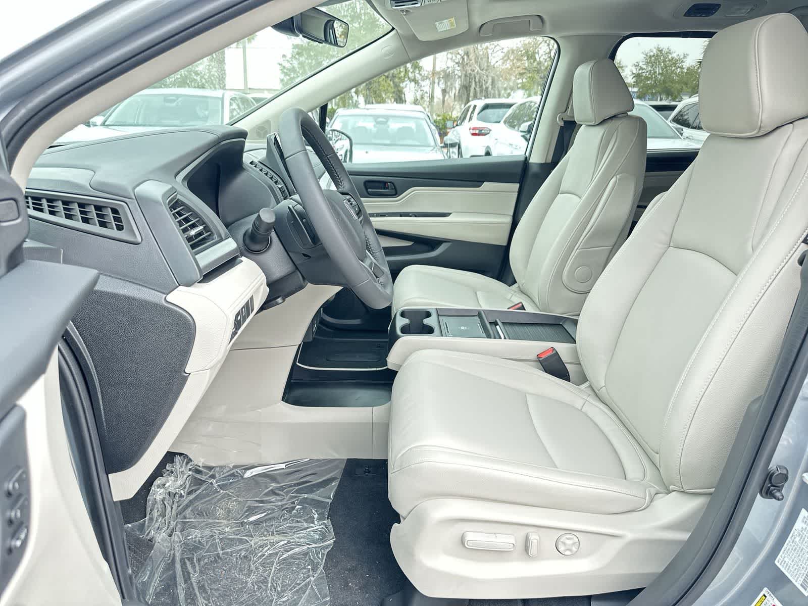 Thumbnail: 2026 Honda Odyssey - 13