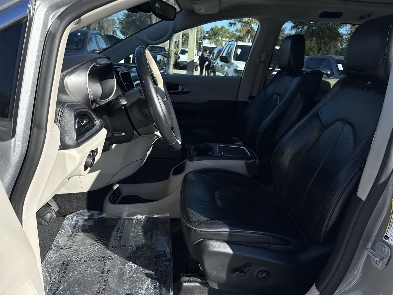 Thumbnail: 2018 Chrysler Pacifica - 13