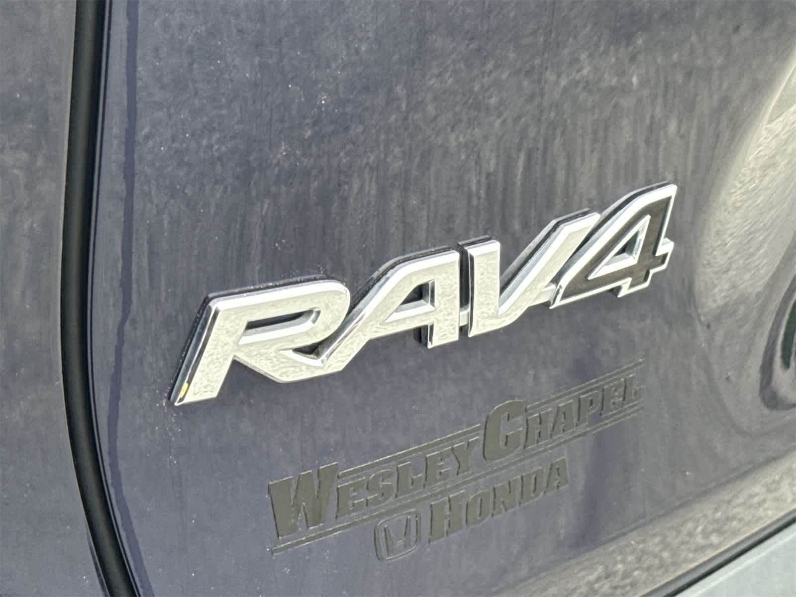 Thumbnail: 2022 Toyota RAV4 - 11