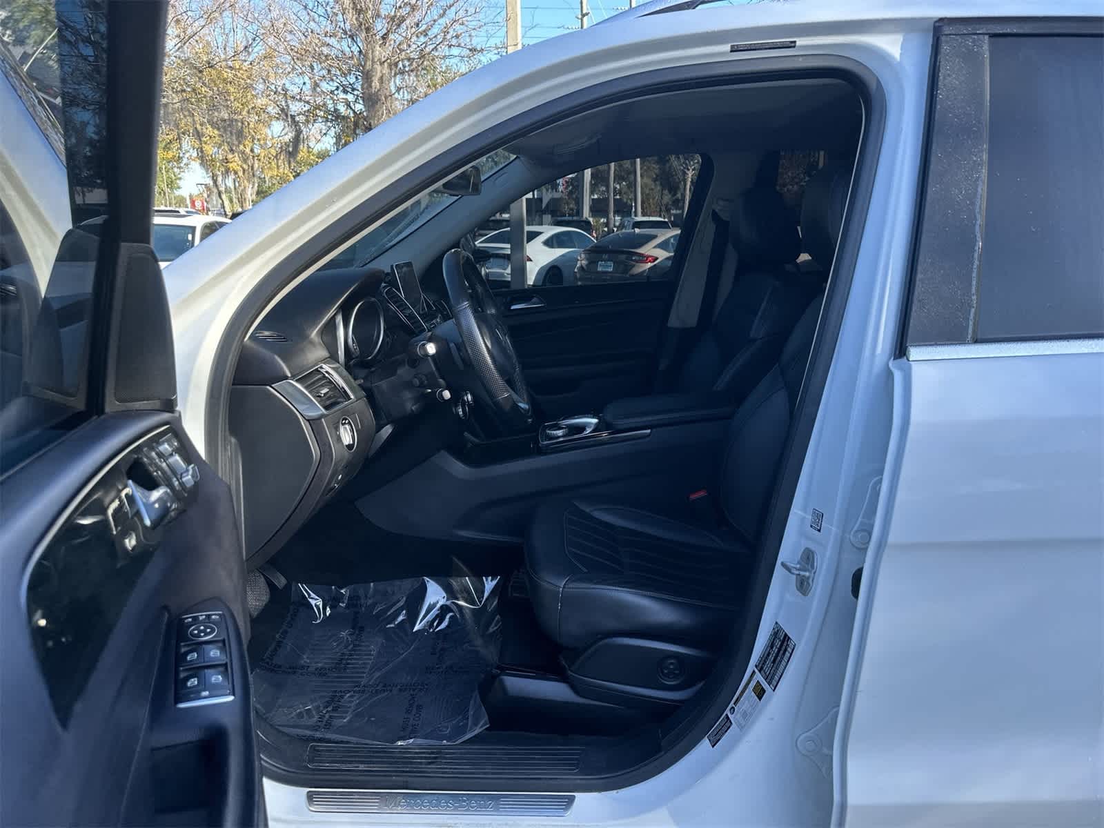 Thumbnail: 2016 Mercedes-Benz GLE - 2