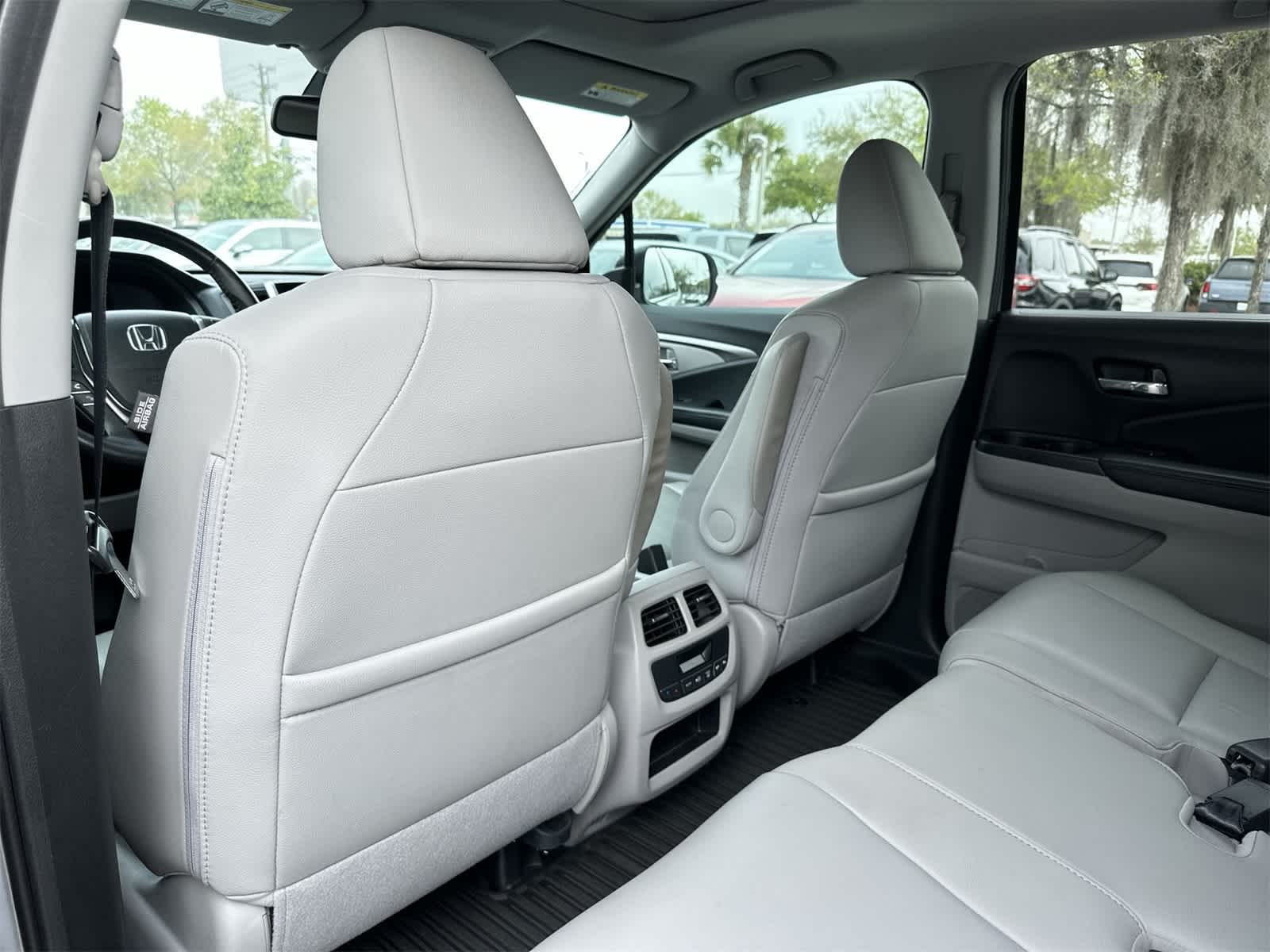 Thumbnail: 2018 Honda Pilot - 14