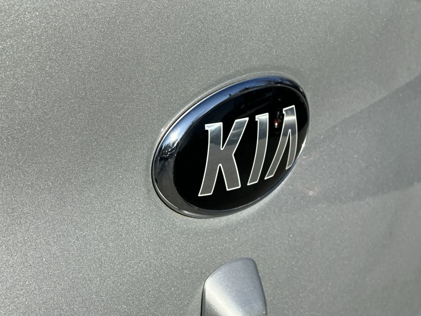 Thumbnail: 2021 Kia Rio - 8