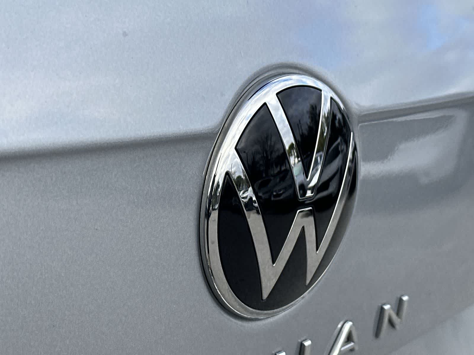 Thumbnail: 2022 Volkswagen Tiguan - 10