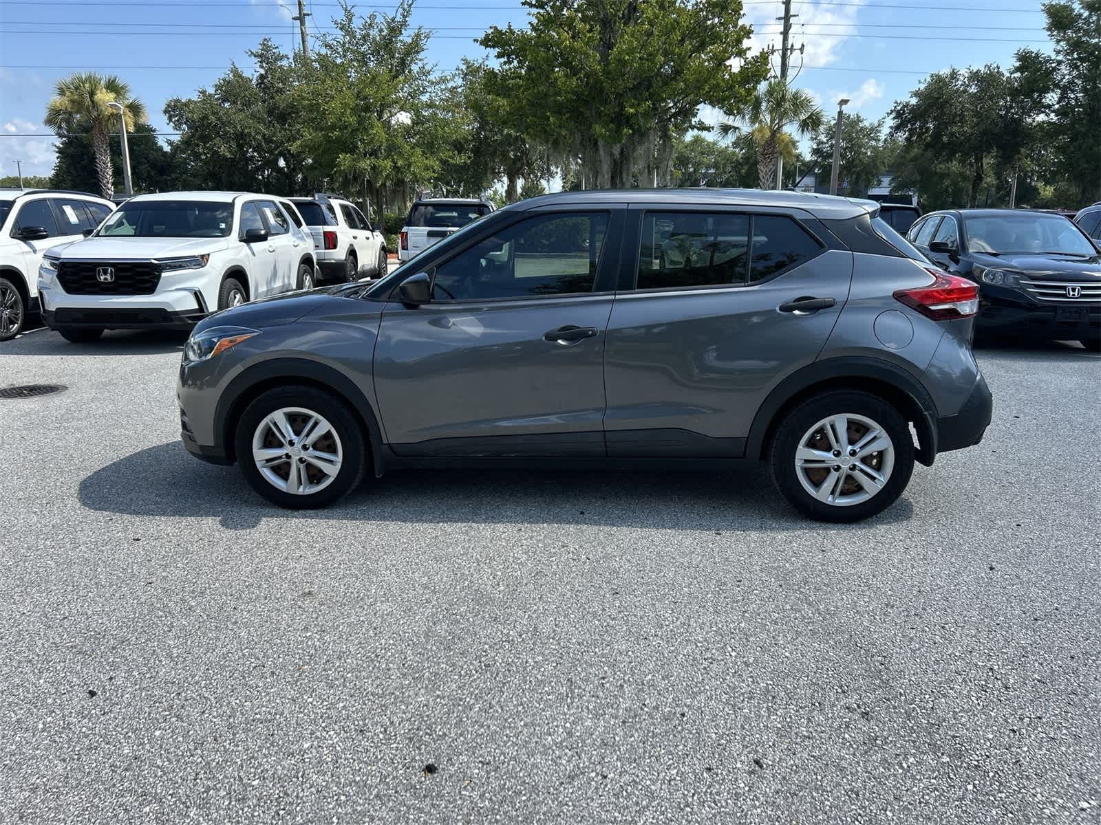 Thumbnail: 2020 Nissan Kicks - 3