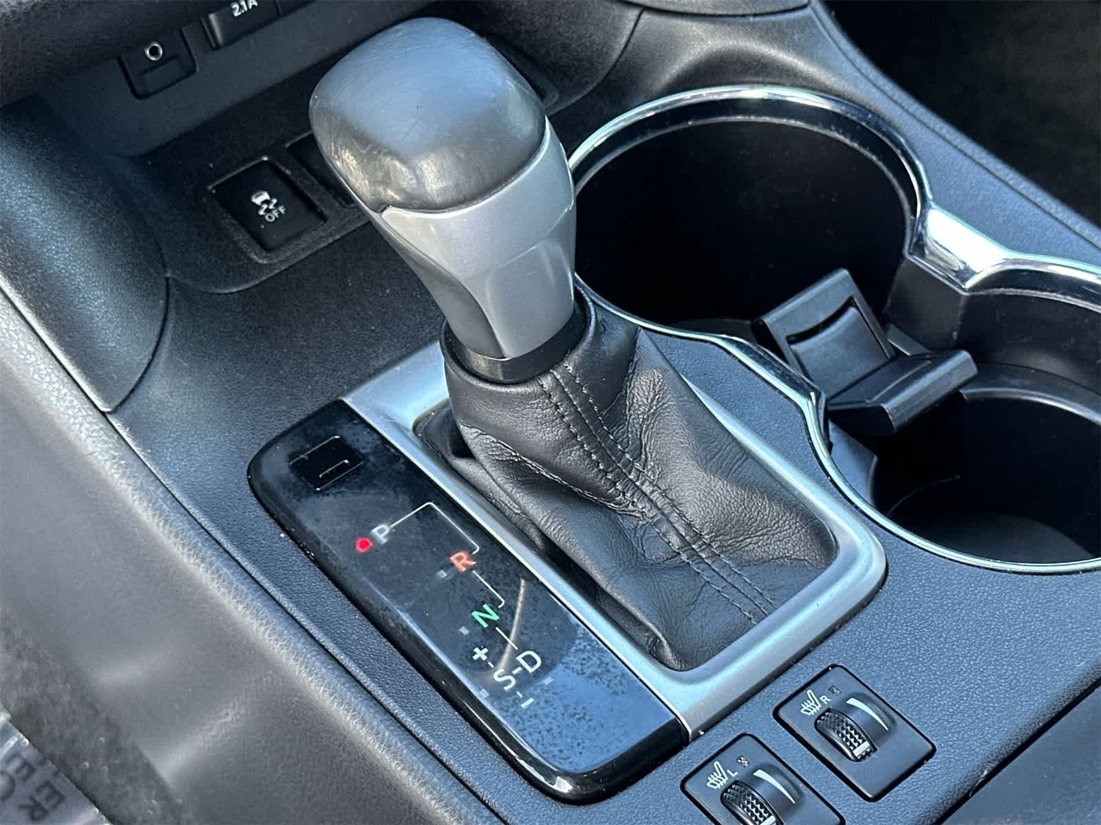 Thumbnail: 2017 Toyota Highlander - 21