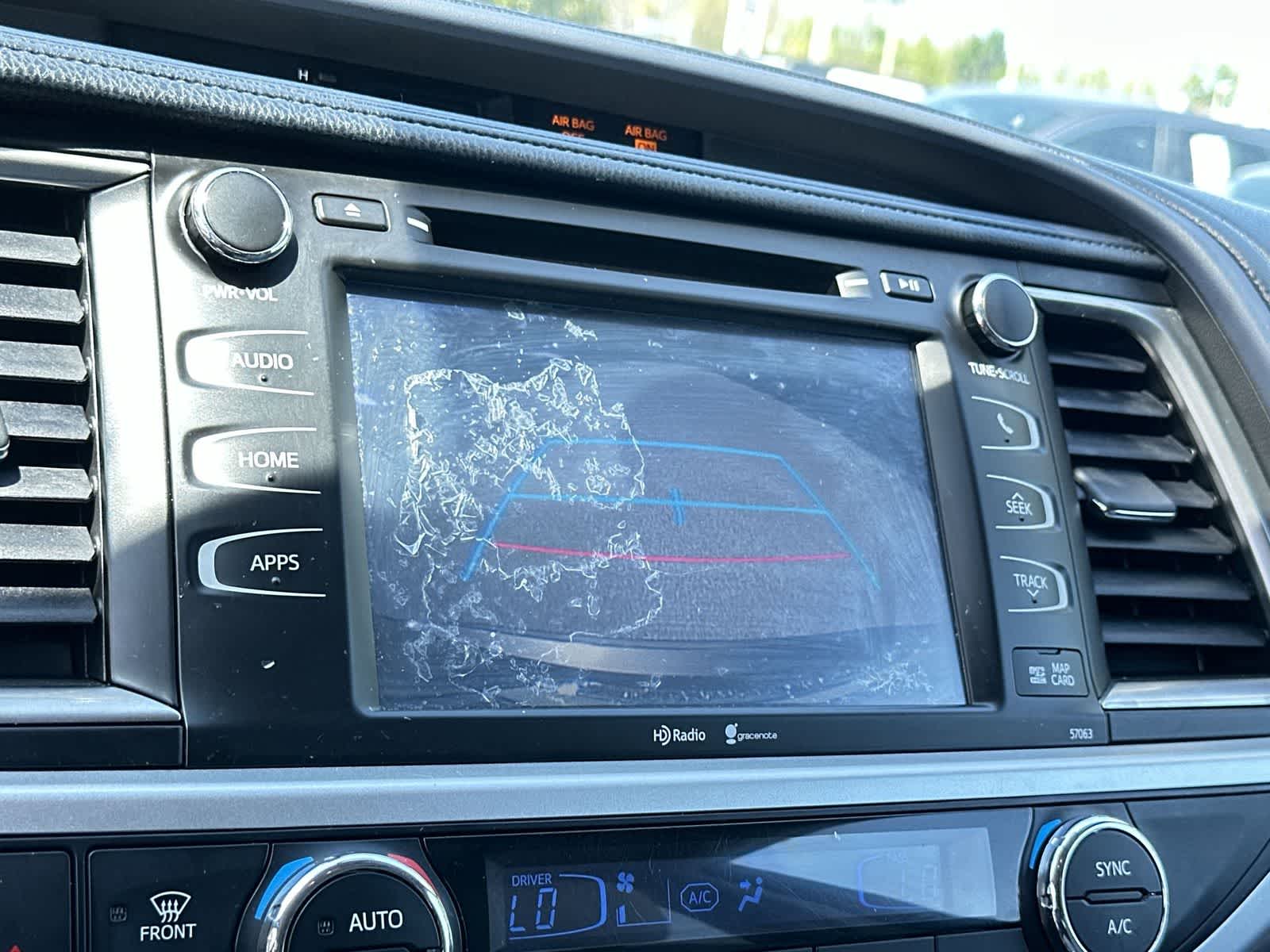 Thumbnail: 2015 Toyota Highlander - 20