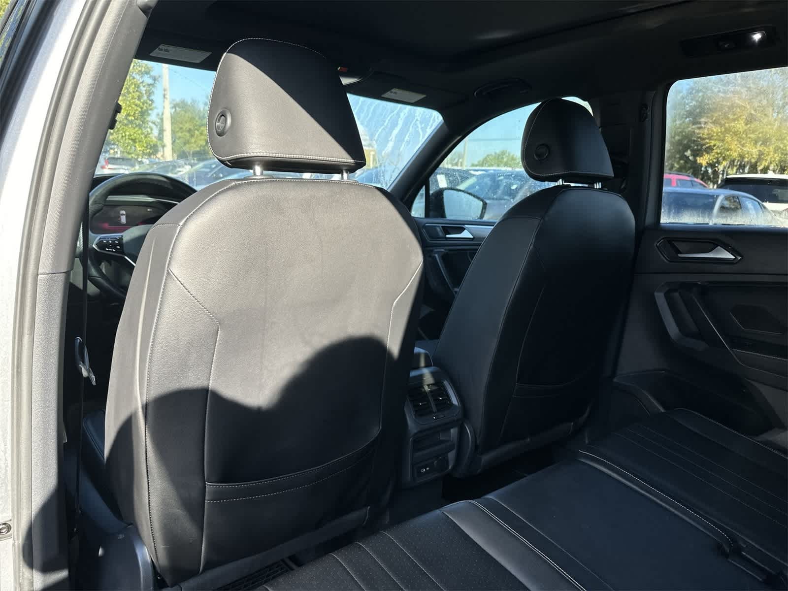 Thumbnail: 2022 Volkswagen Tiguan - 14