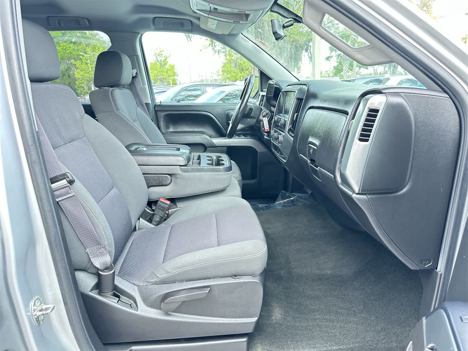 Thumbnail: 2015 Chevrolet Silverado 1500 - 17