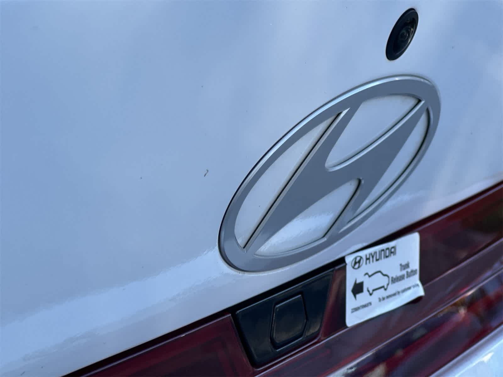 Thumbnail: 2025 Hyundai Elantra - 10