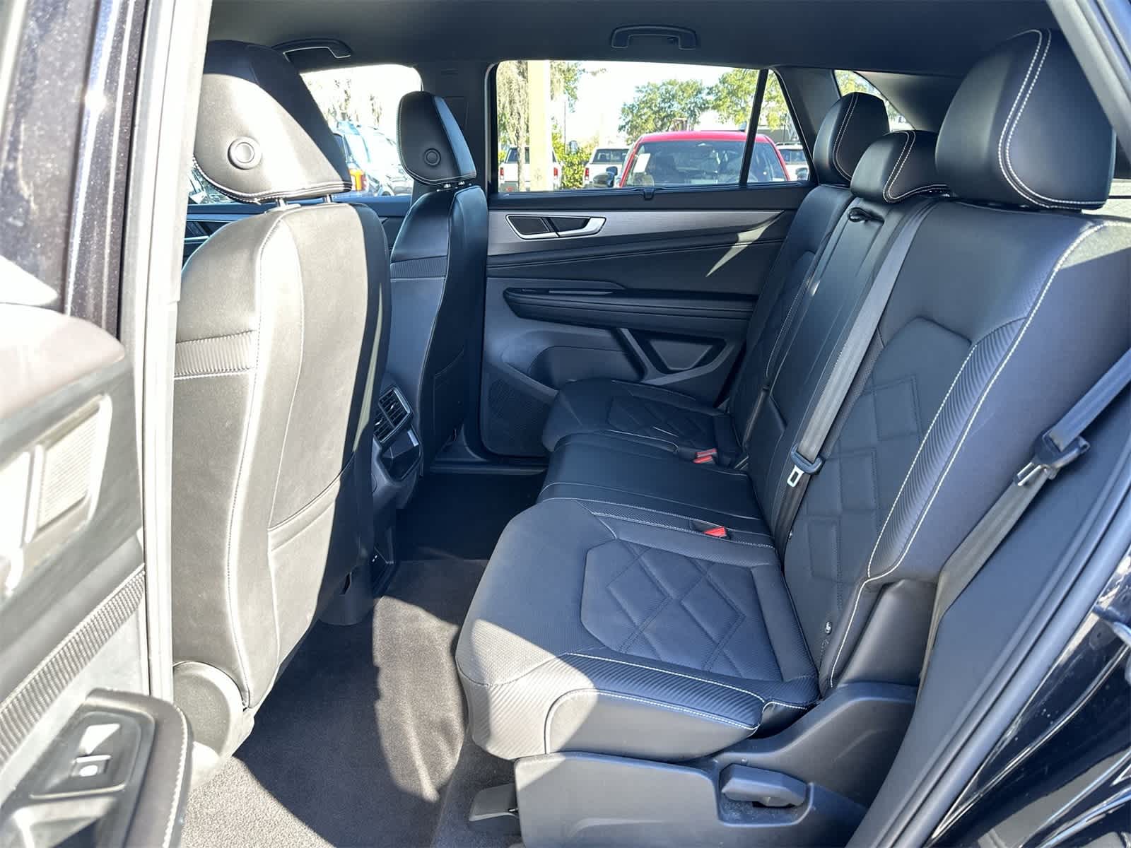 Thumbnail: 2024 Volkswagen Atlas - 15