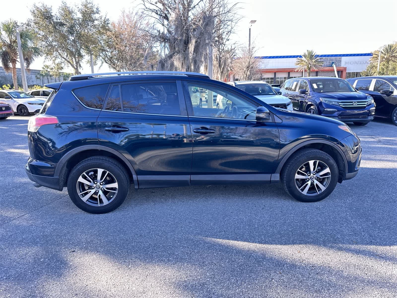 Thumbnail: 2018 Toyota RAV4 - 7