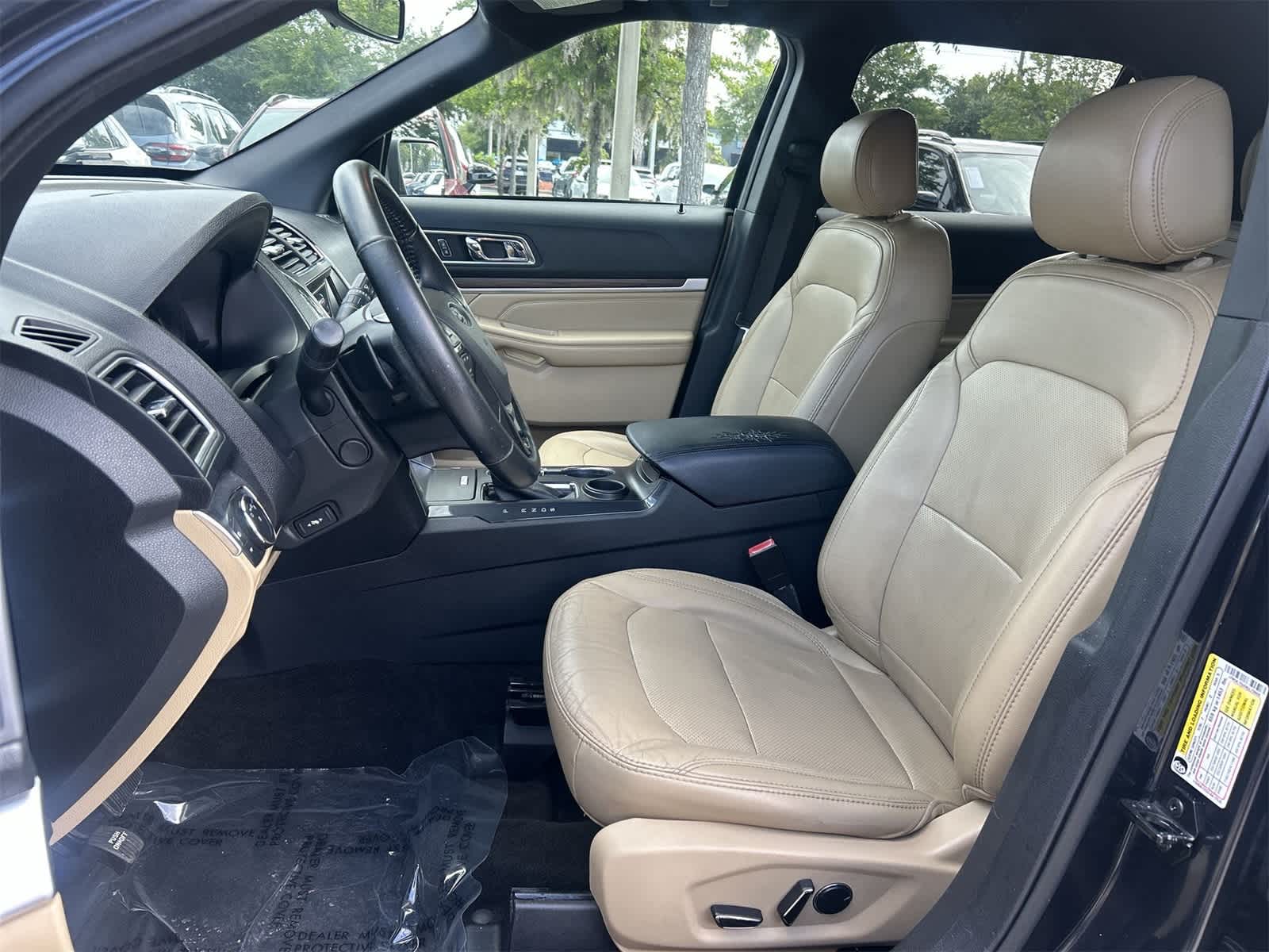 Thumbnail: 2017 Ford Explorer - 15