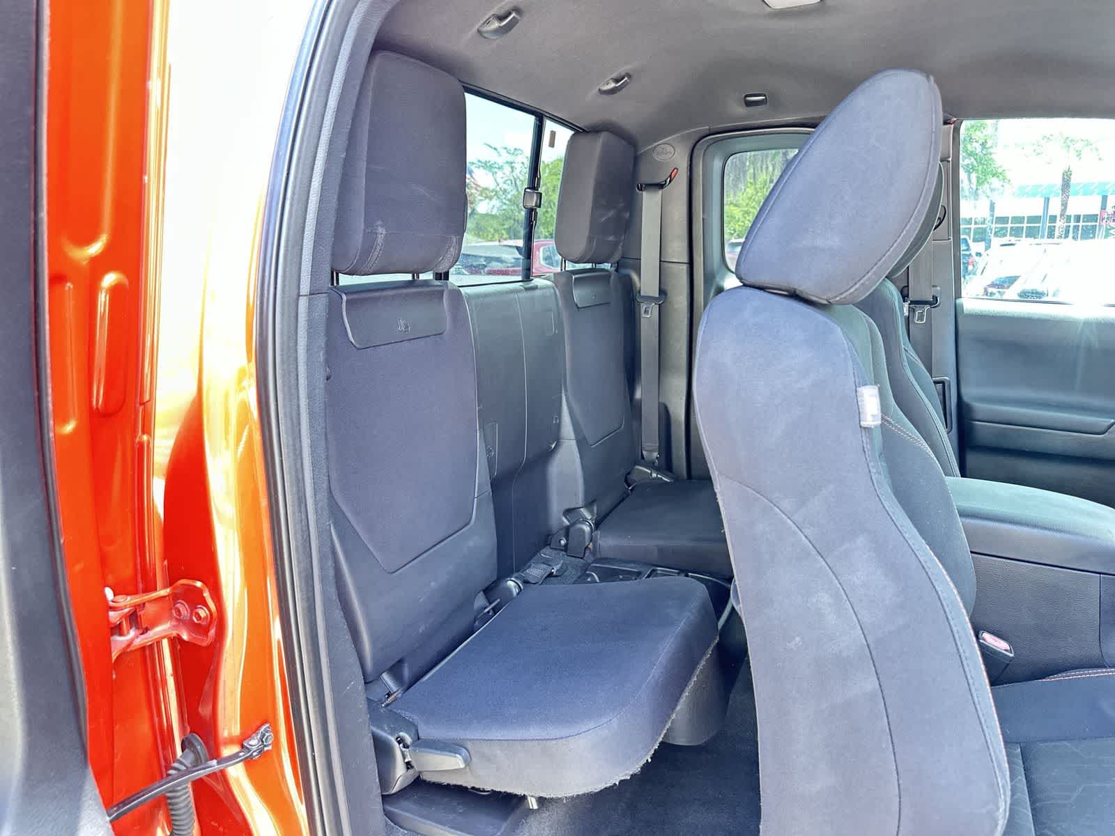 Thumbnail: 2016 Toyota Tacoma - 16