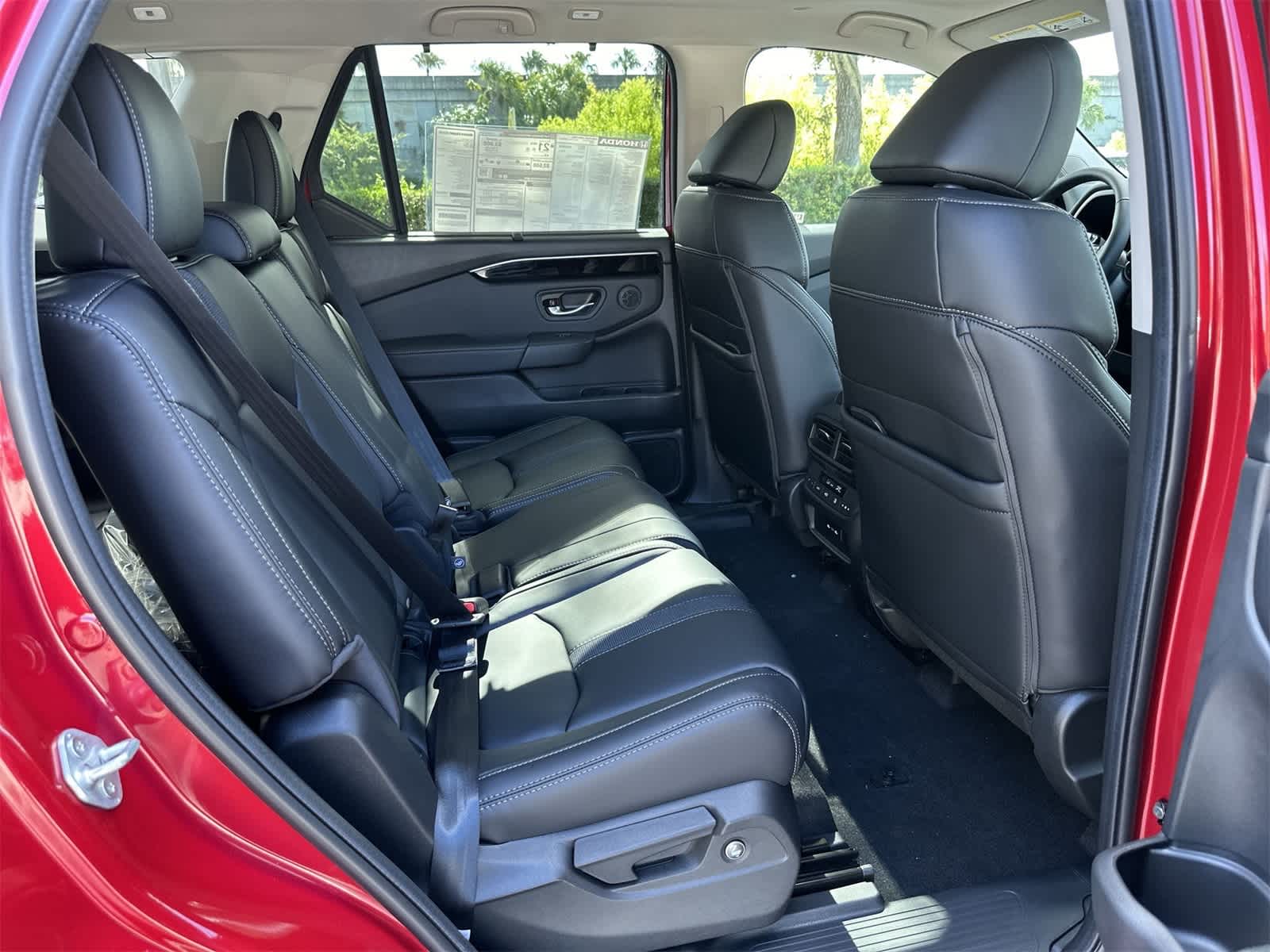 Thumbnail: 2025 Honda Pilot - 16