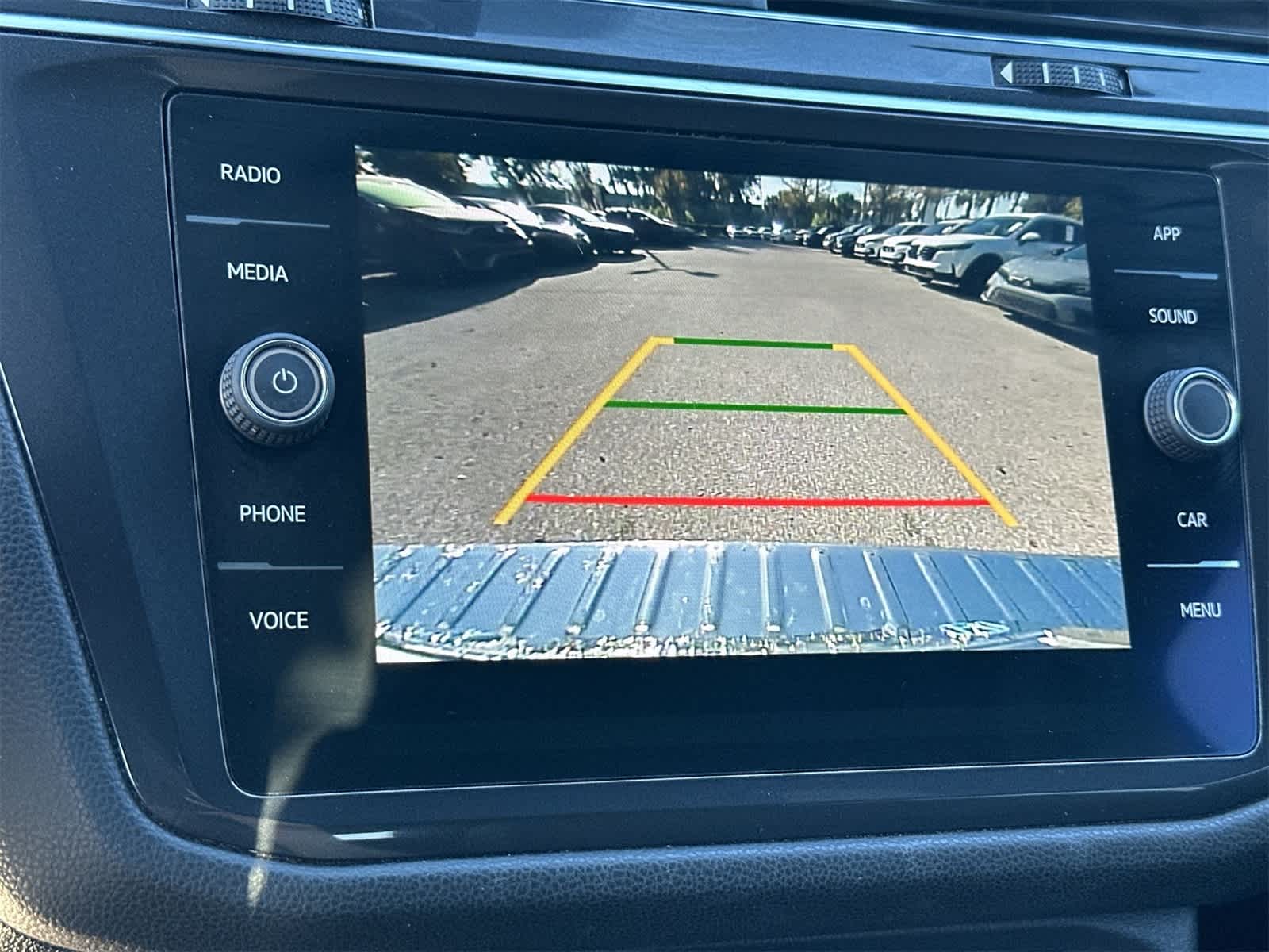 Thumbnail: 2022 Volkswagen Tiguan - 20