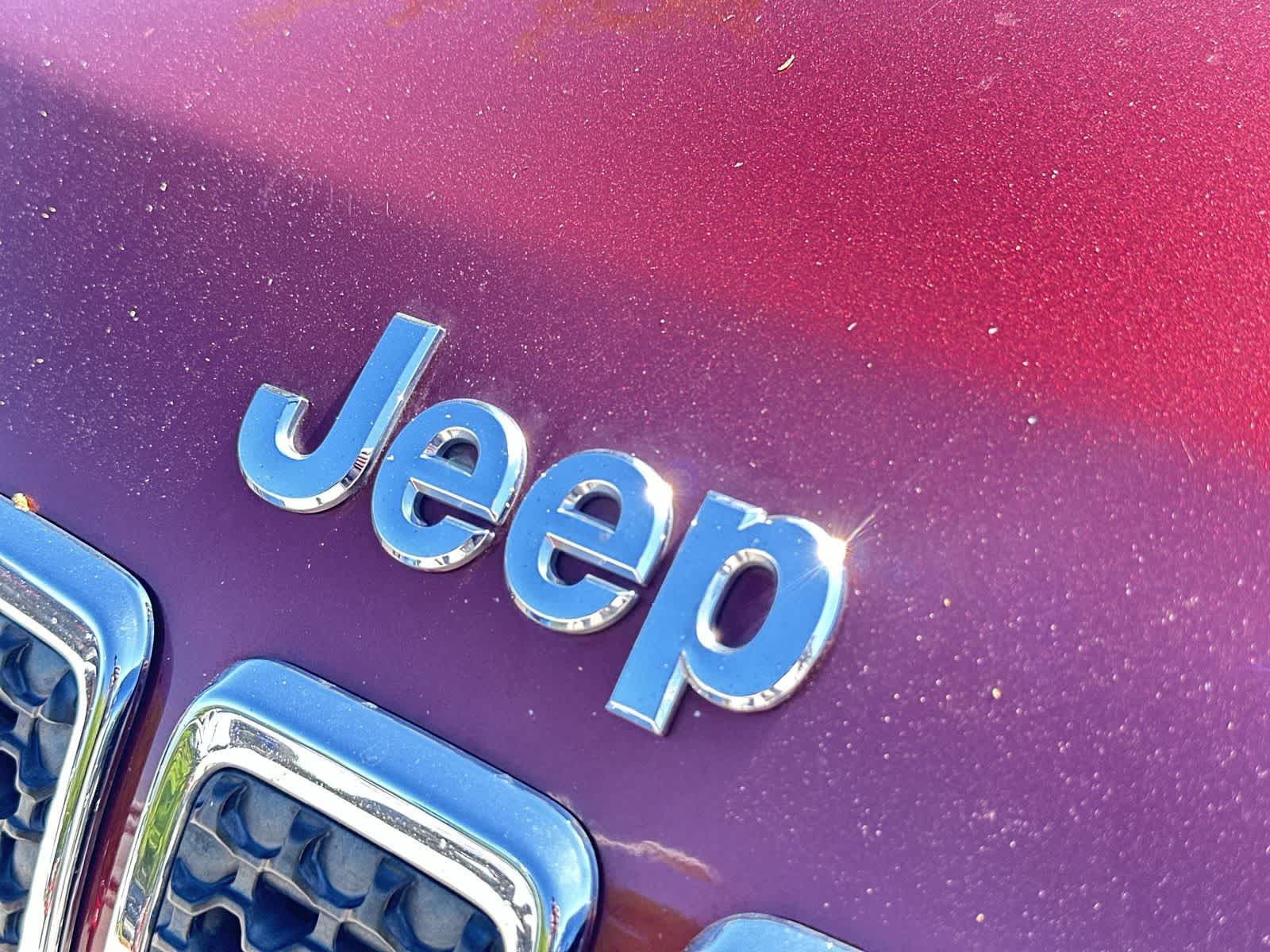 Thumbnail: 2020 Jeep Cherokee - 10