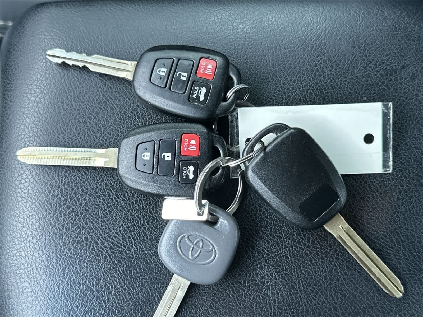 Thumbnail: 2012 Toyota Camry - 21