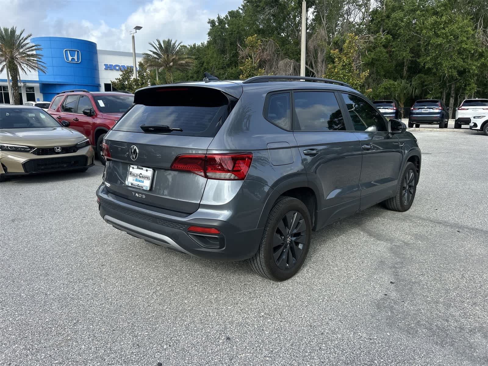 Thumbnail: 2023 Volkswagen Taos - 6
