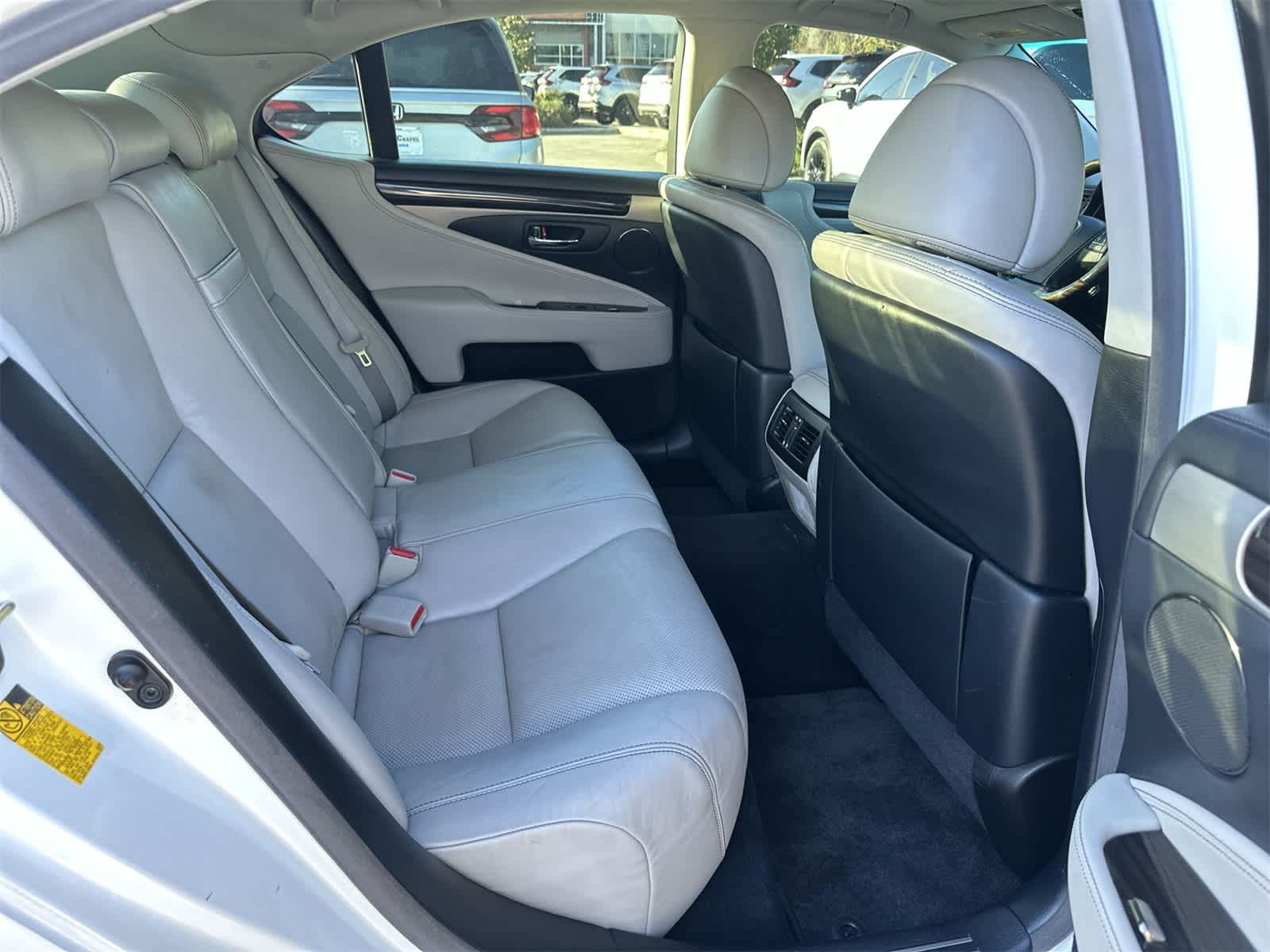 Thumbnail: 2014 Lexus LS - 16