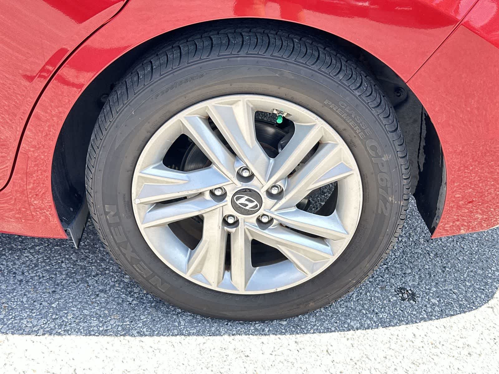 Thumbnail: 2019 Hyundai Elantra - 10