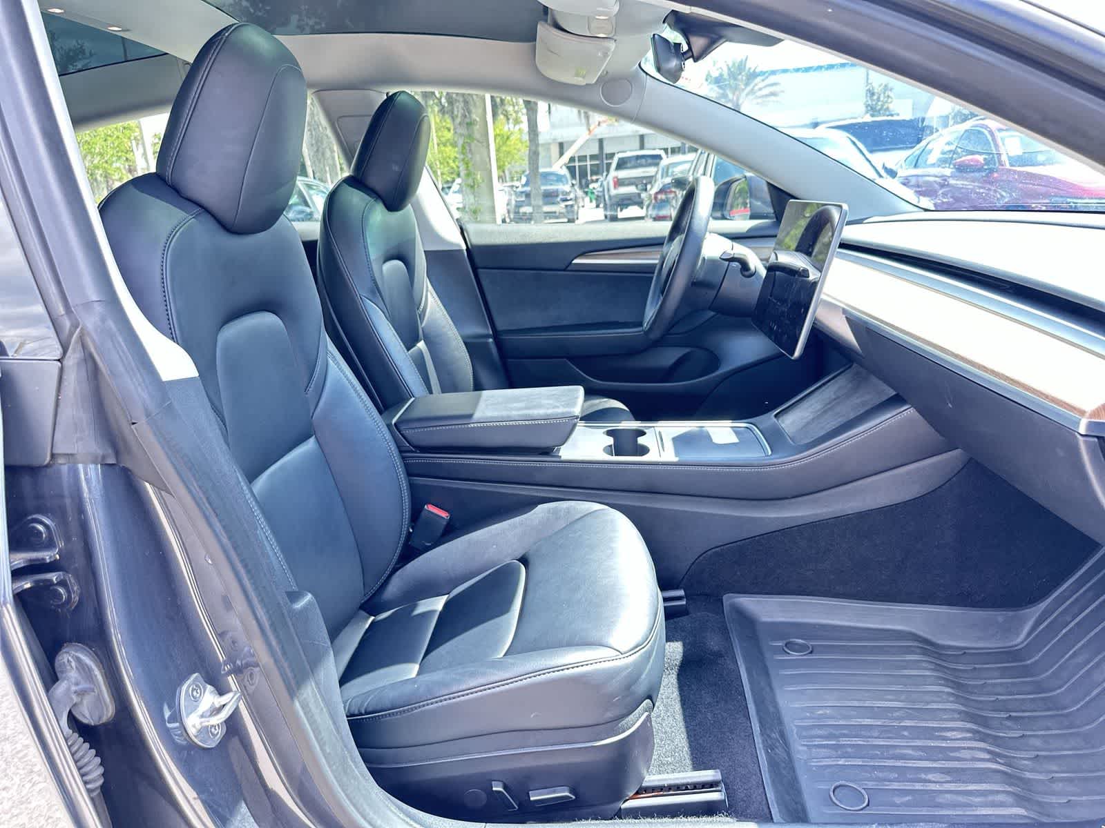 Thumbnail: 2022 Tesla Model 3 - 16
