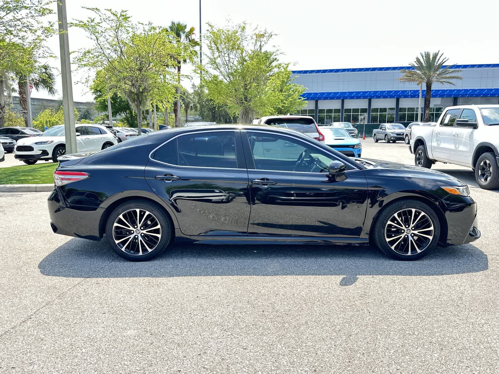 Thumbnail: 2019 Toyota Camry - 7