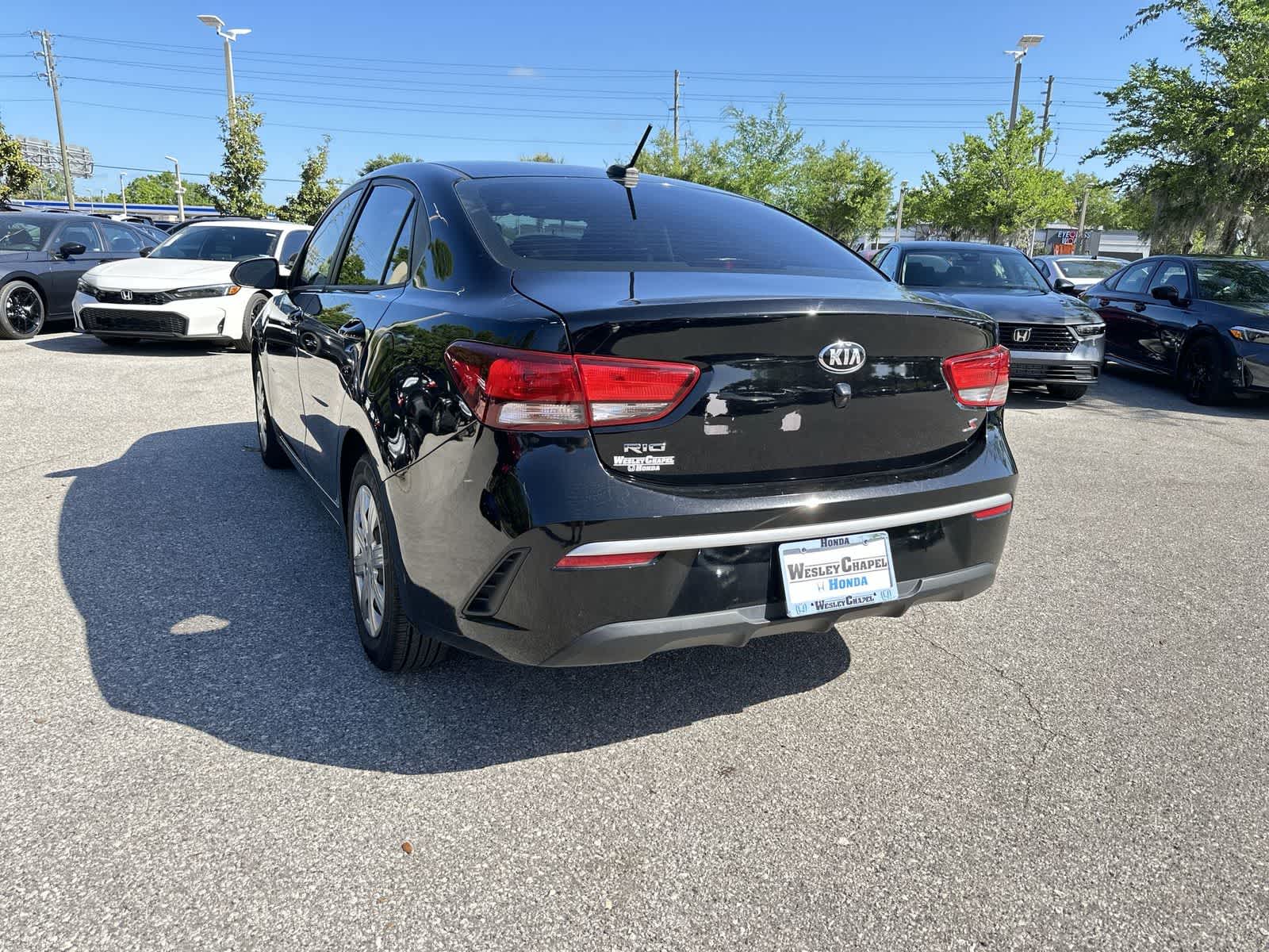 Thumbnail: 2021 Kia Rio - 4