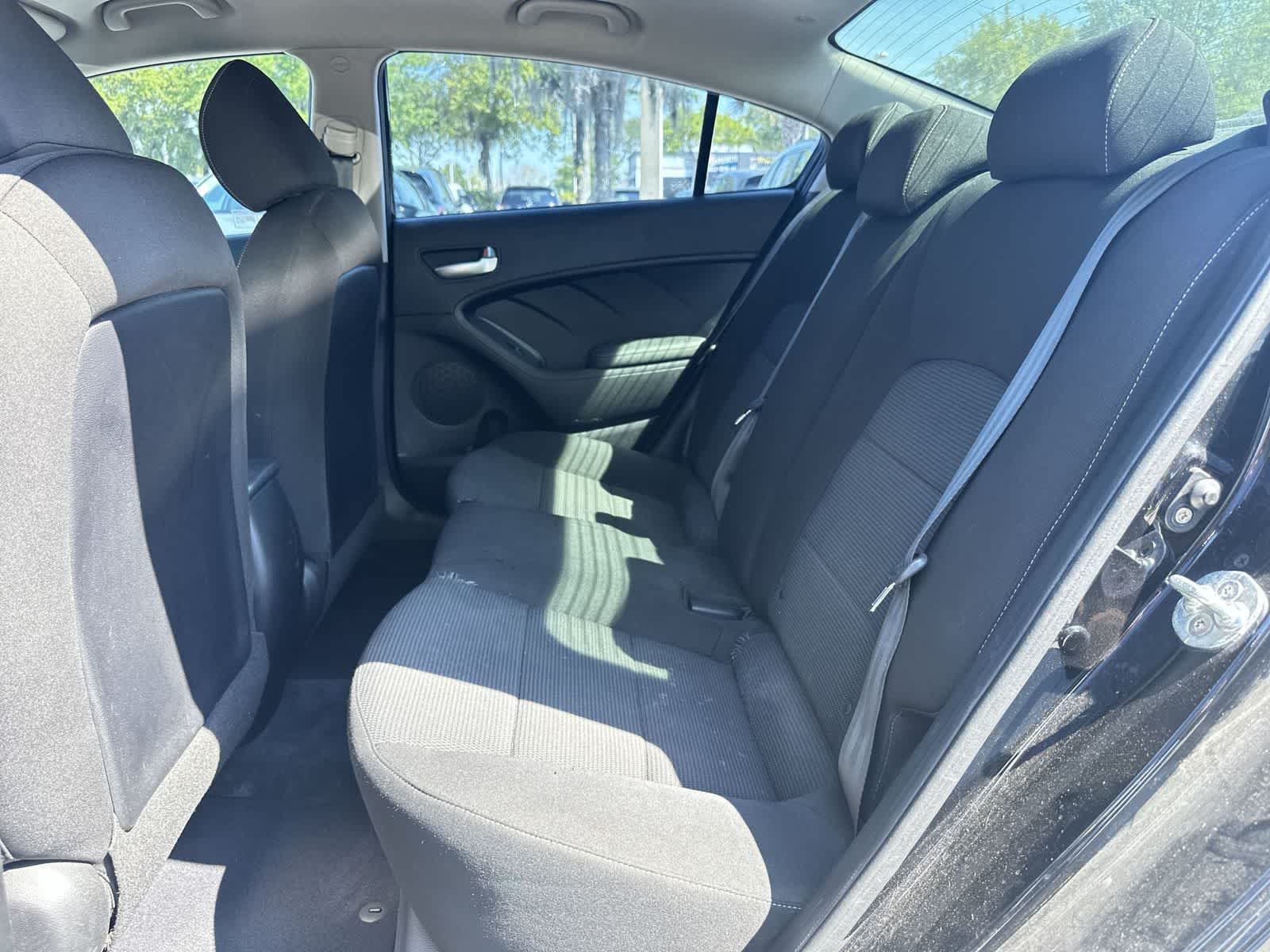 Thumbnail: 2017 Kia Forte - 14