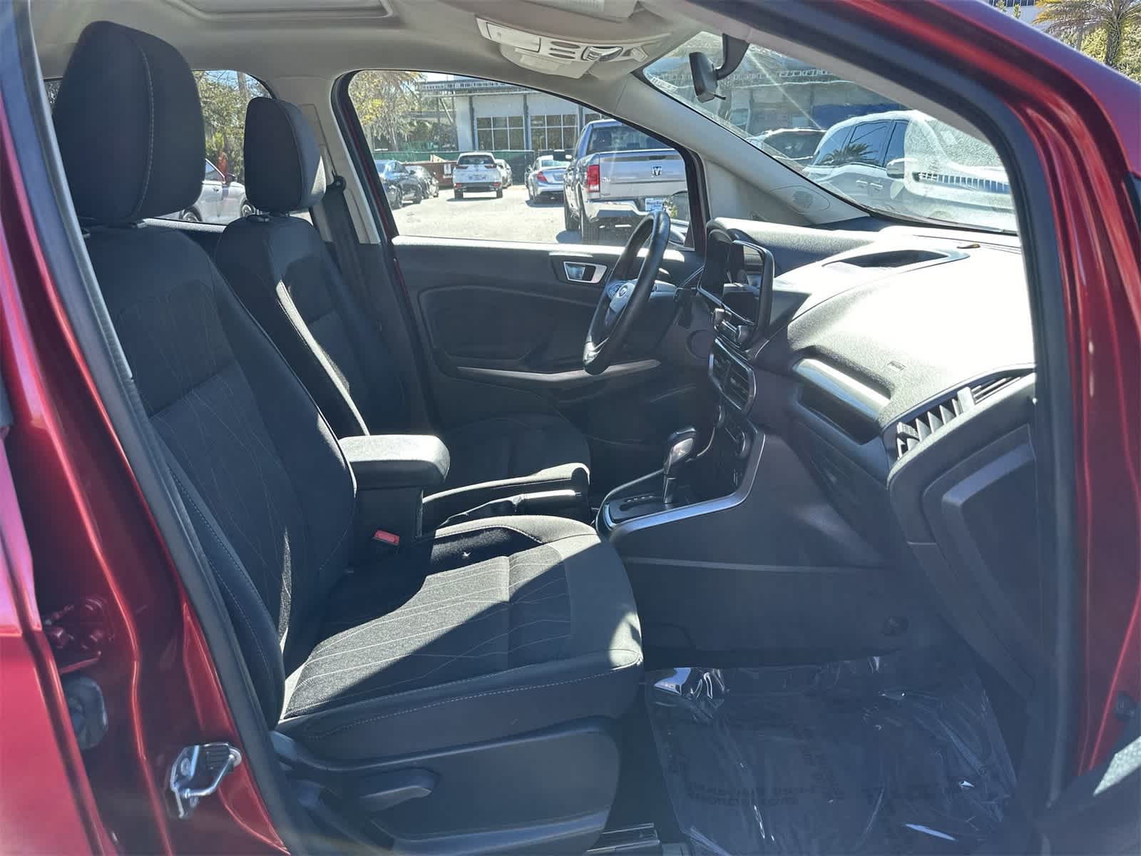 Thumbnail: 2018 Ford EcoSport - 17