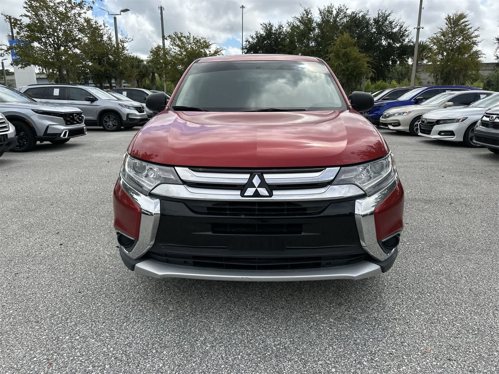 Thumbnail: 2018 Mitsubishi Outlander - 9