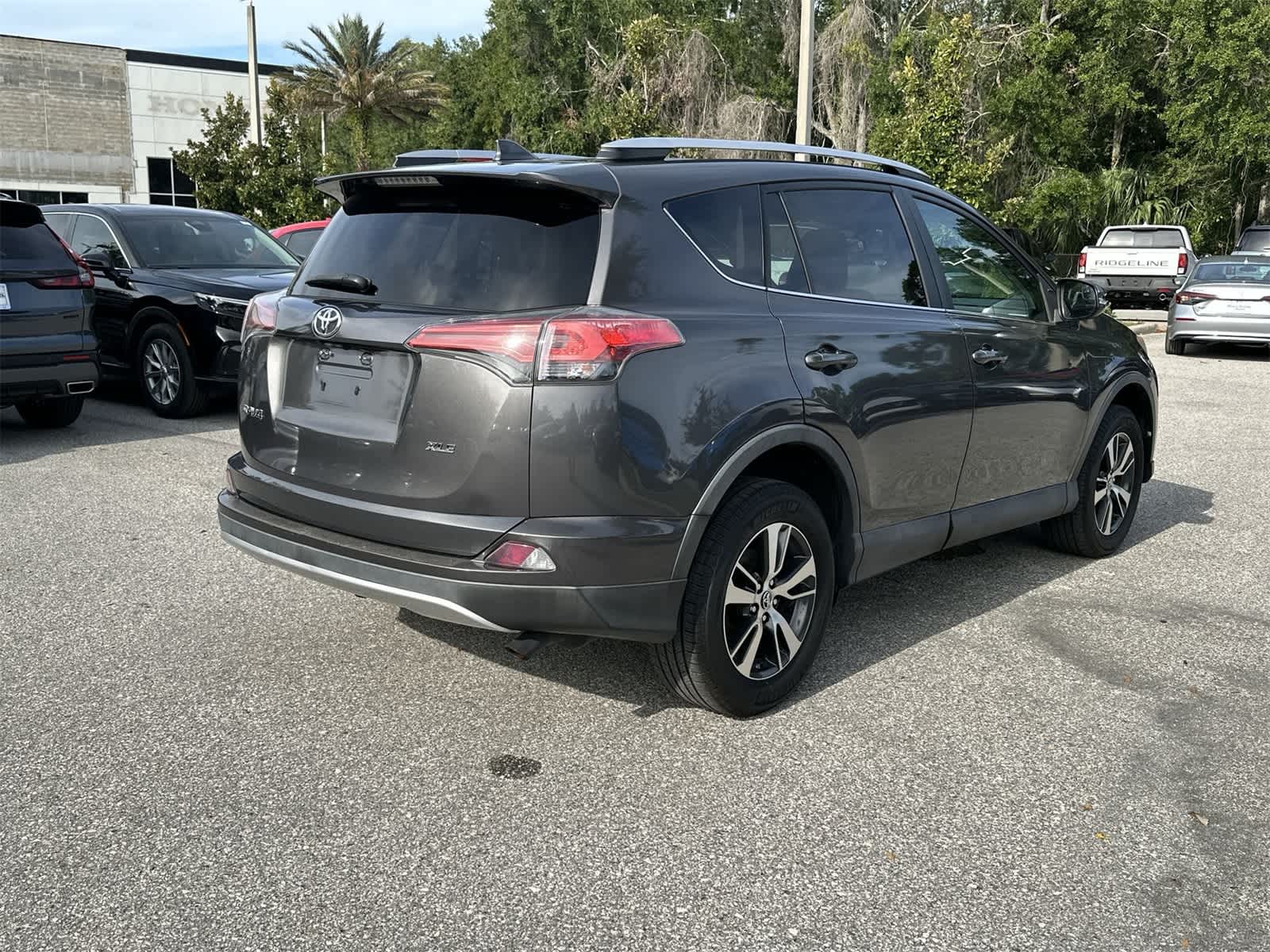Thumbnail: 2016 Toyota RAV4 - 6