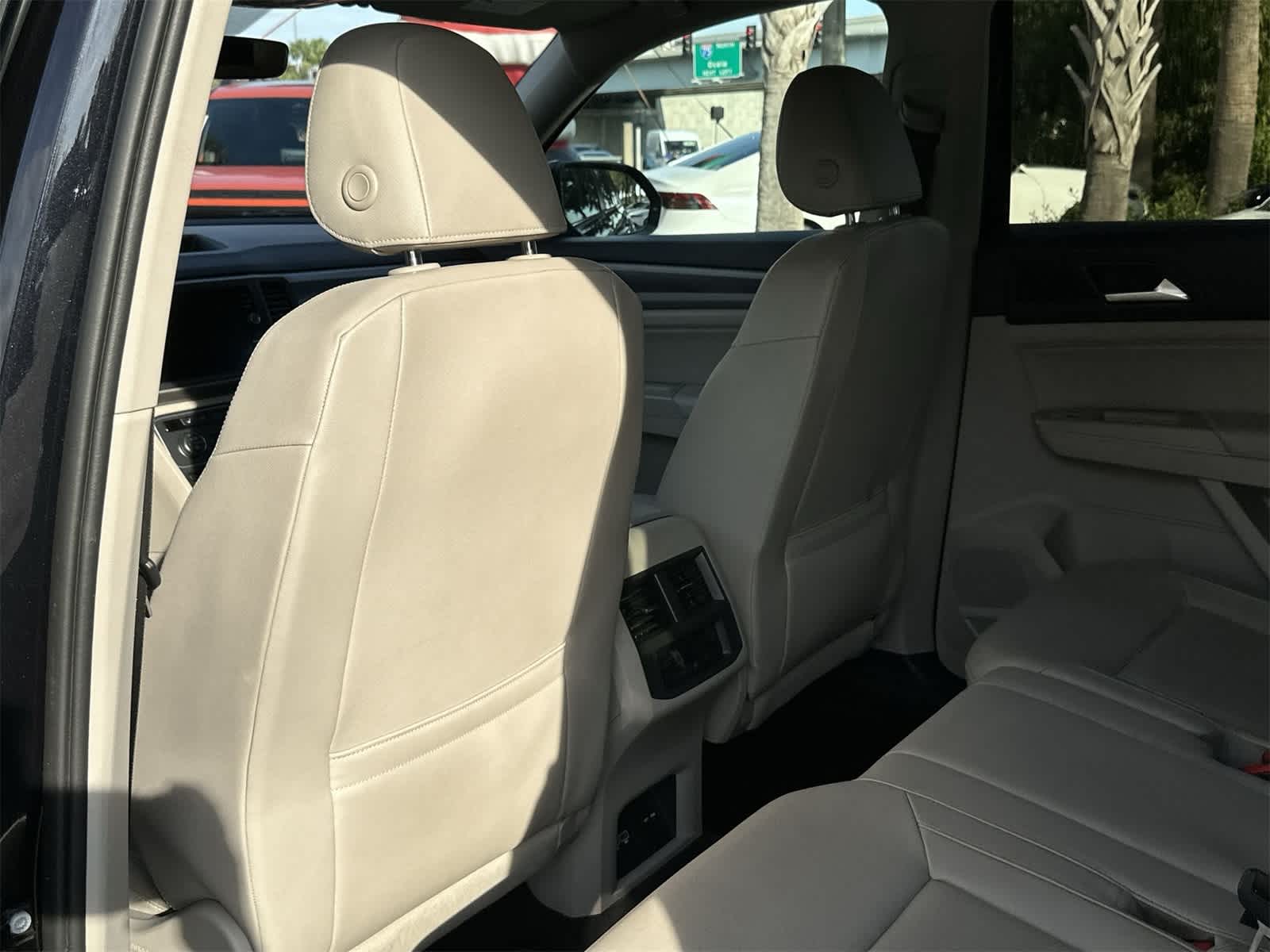 Thumbnail: 2021 Volkswagen Atlas - 14