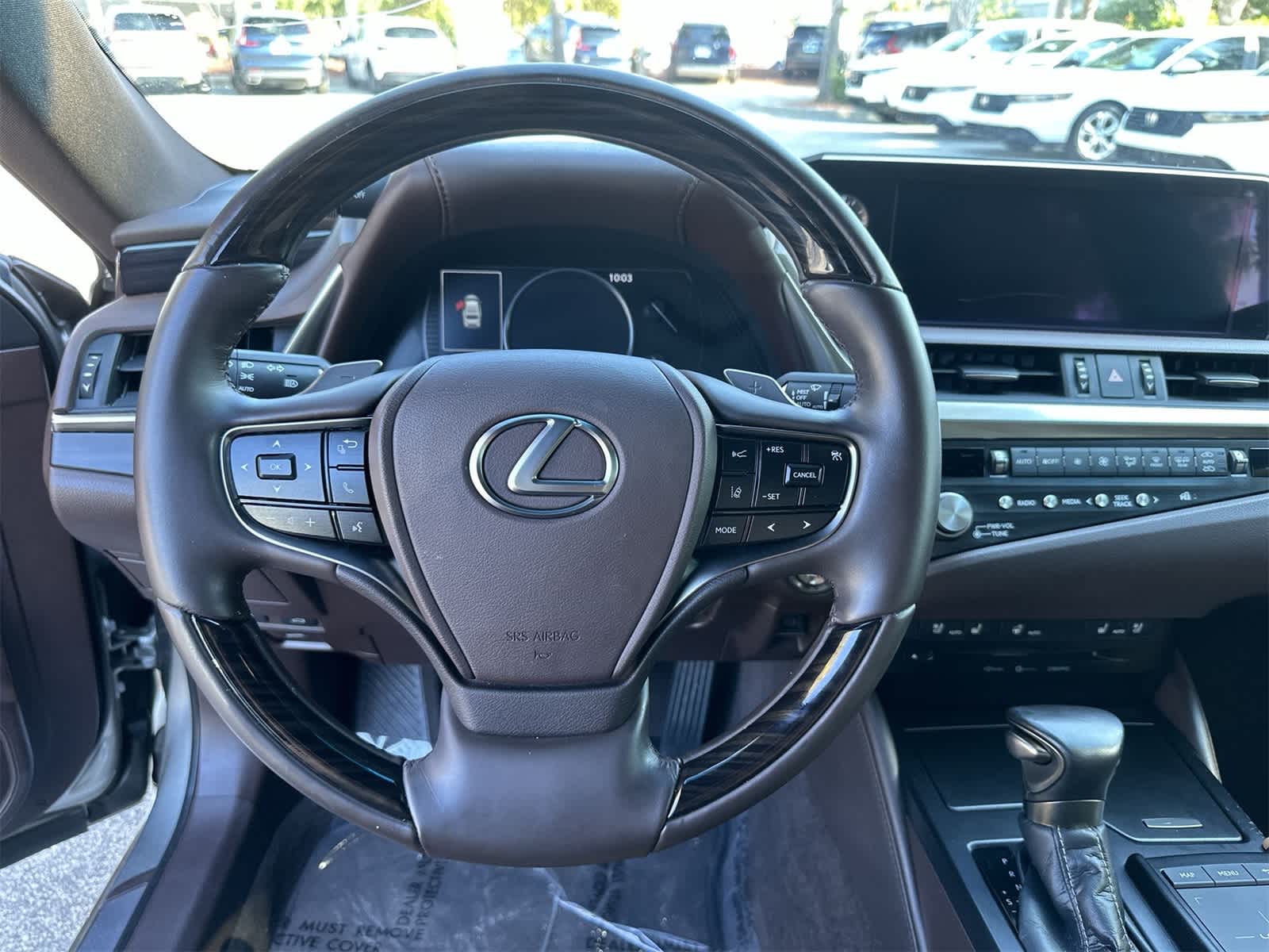 Thumbnail: 2021 Lexus ES - 18