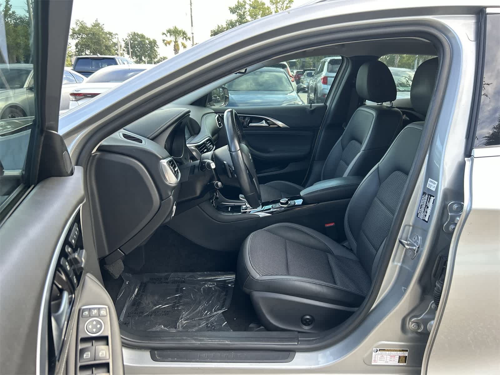 Thumbnail: 2019 INFINITI QX30 - 2