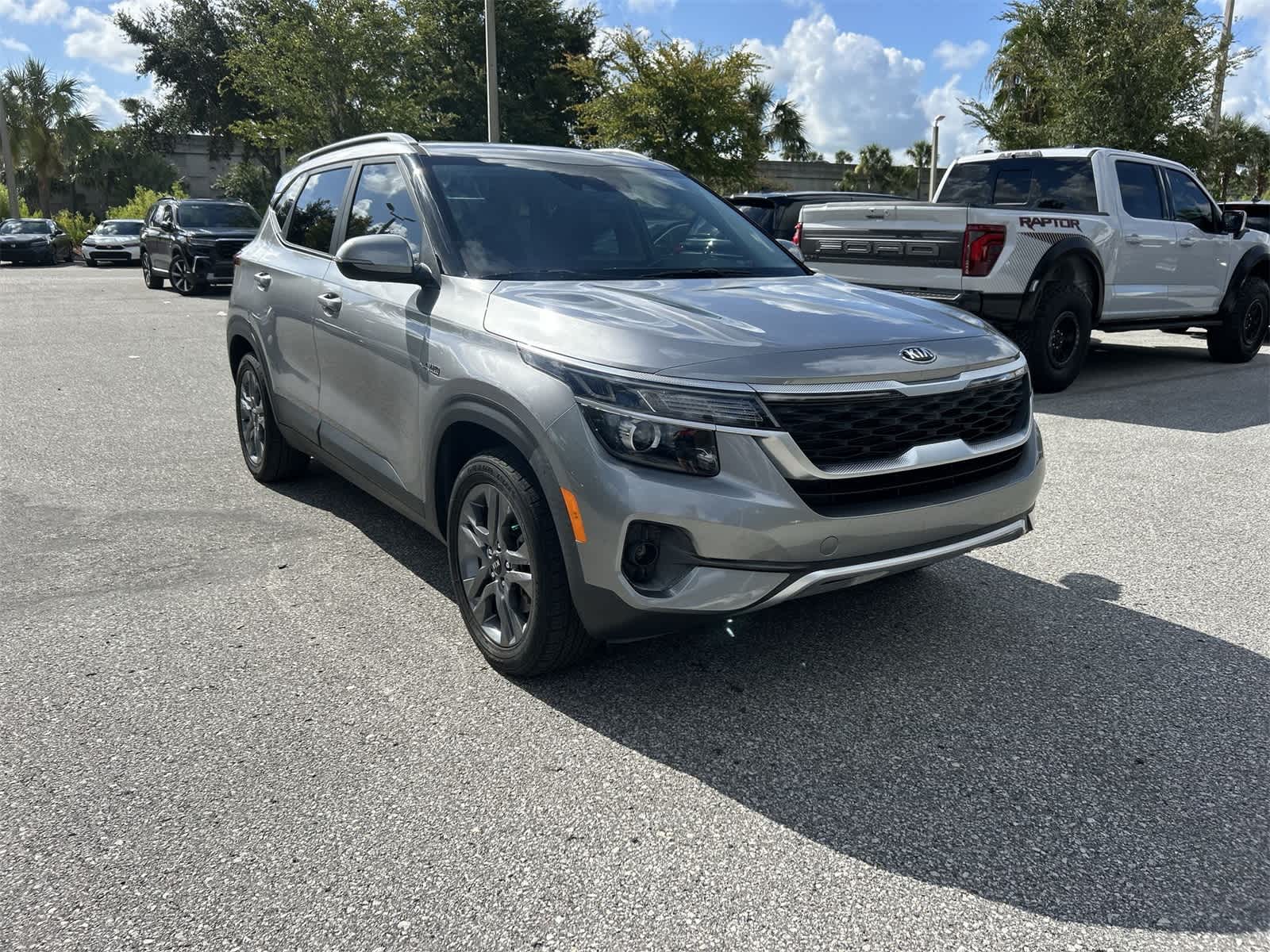 Thumbnail: 2021 Kia Seltos - 8